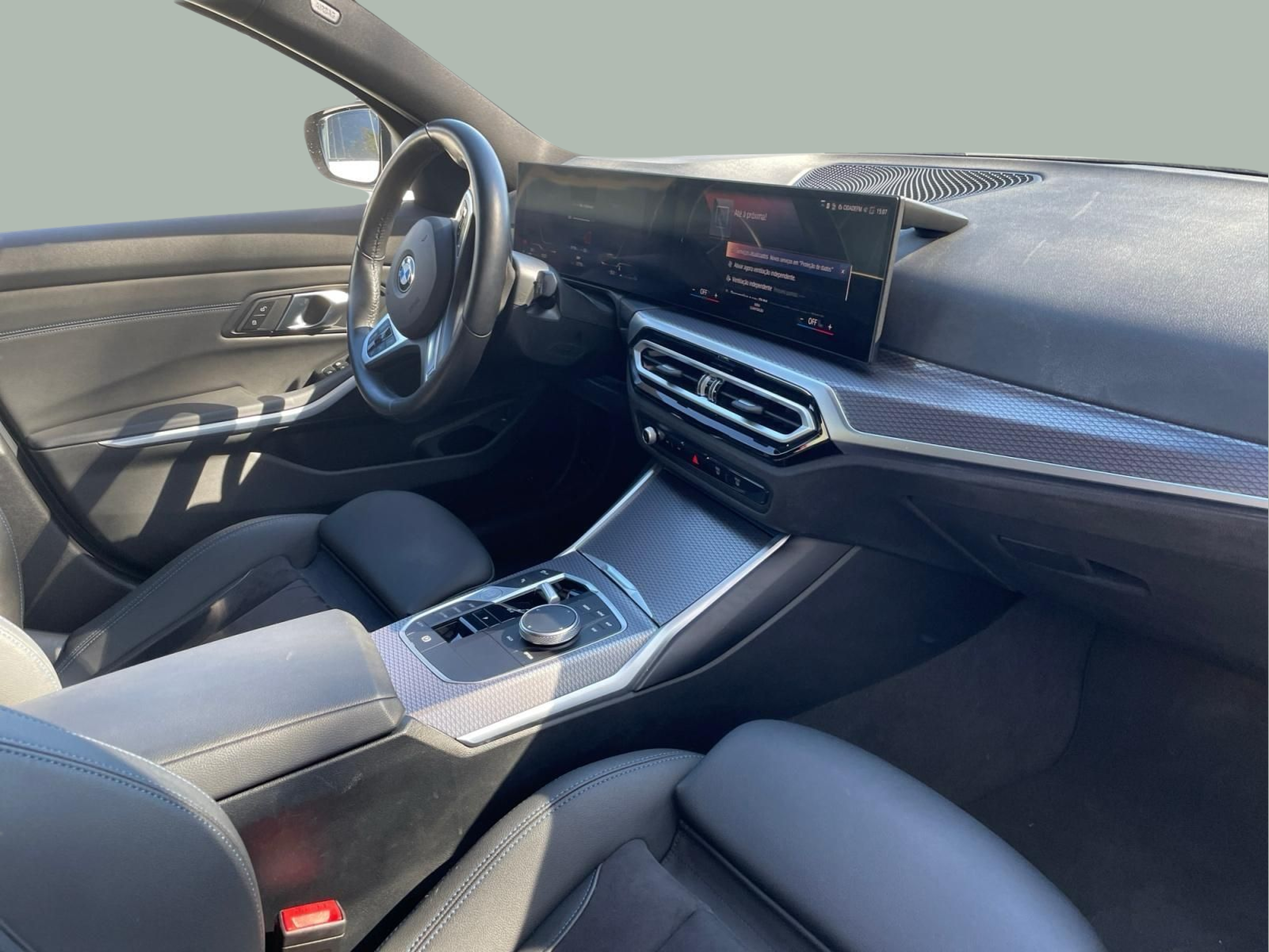 BMW Série 3 320d Touring color Gris. Año 2024. 140KW(190CV). Diesel. En concesionario MCoutinho - Viseu de Viseu