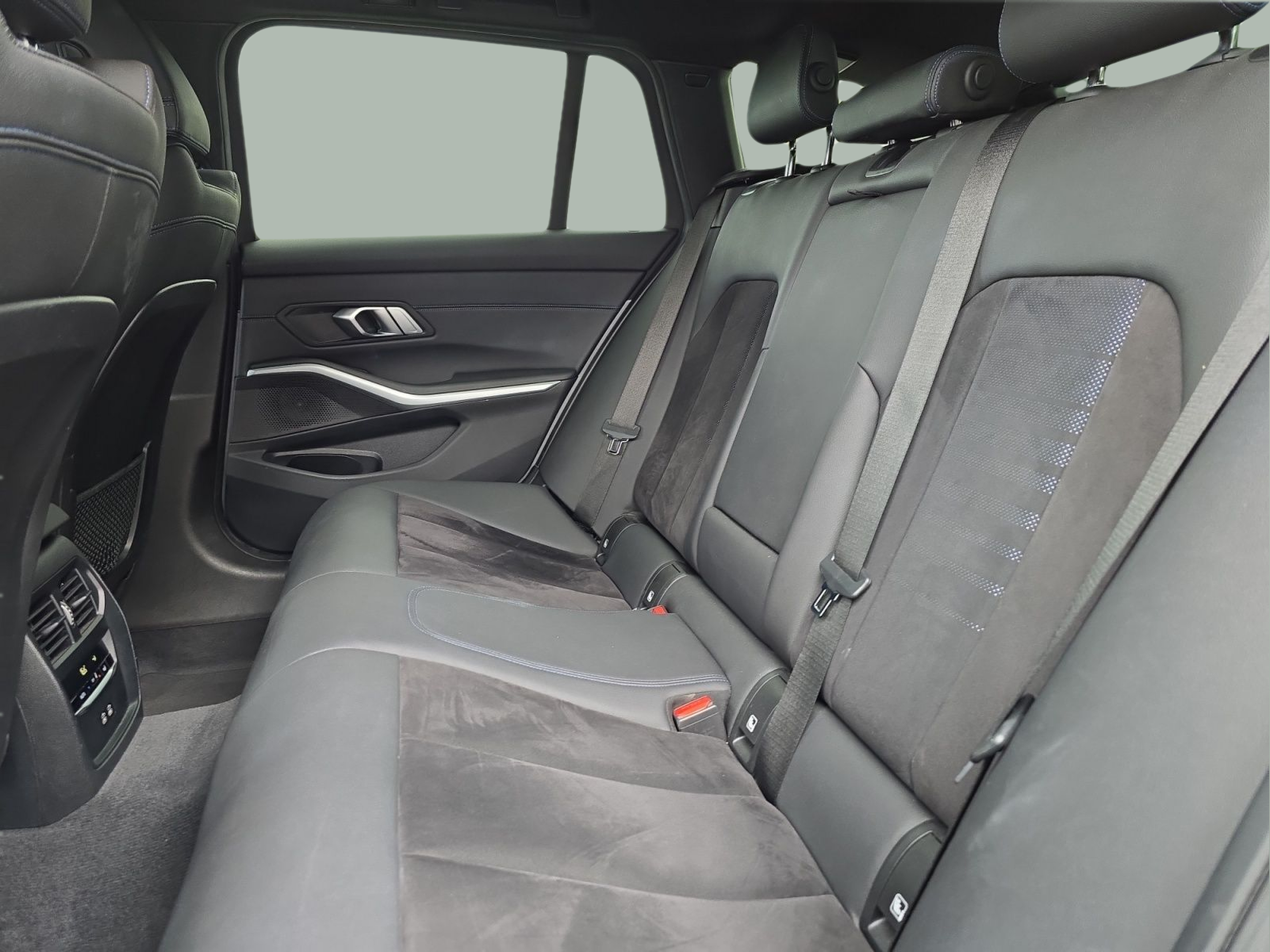 BMW Série 3 320d Touring color Gris. Año 2024. 140KW(190CV). Diesel. En concesionario MCoutinho - Viseu de Viseu