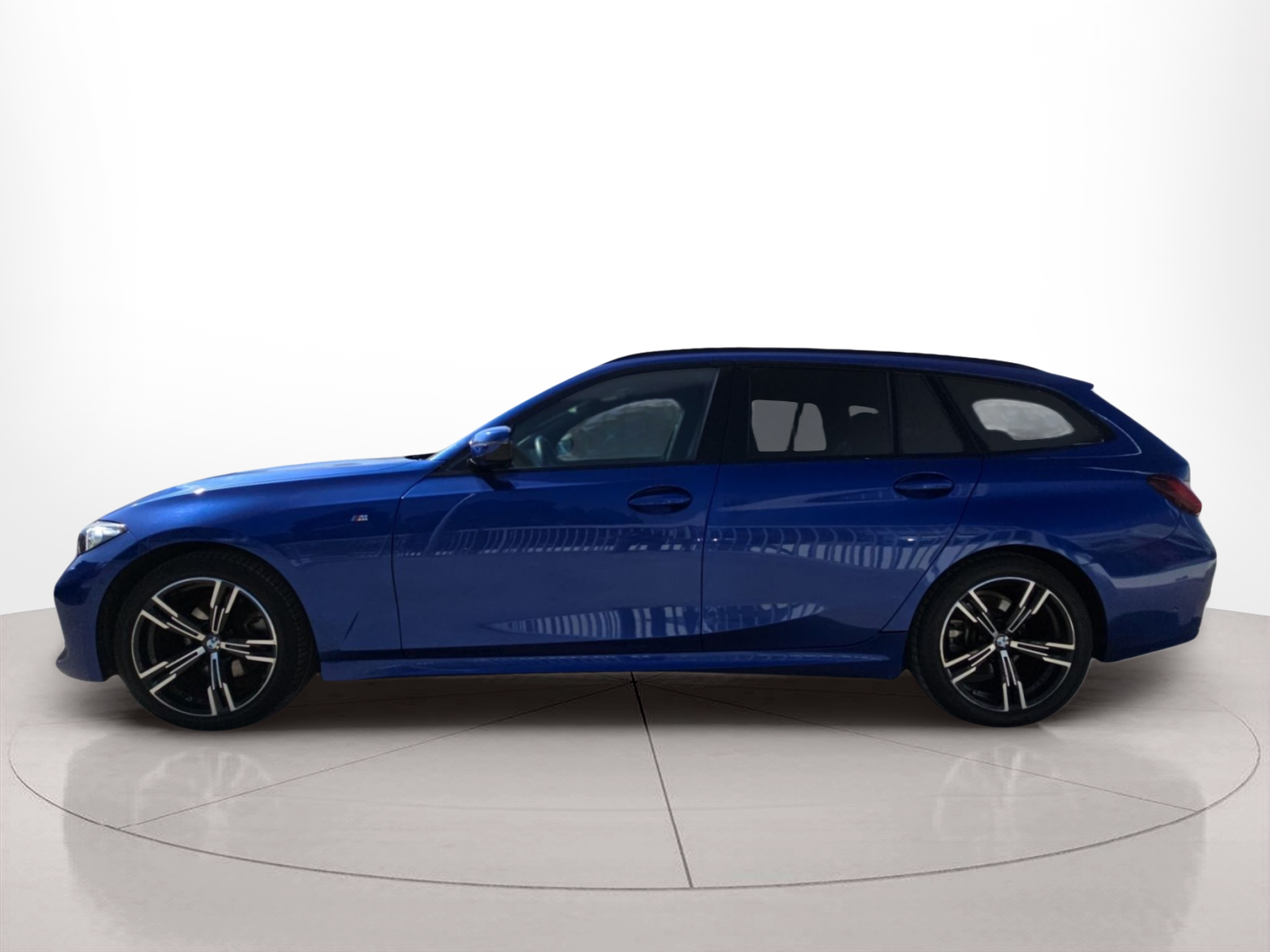 Fotos de BMW Série 3 320d Touring color Azul. Año 2024. 140KW(190CV). Diesel. En concesionario MCoutinho Bomcar Leiria de Leiria