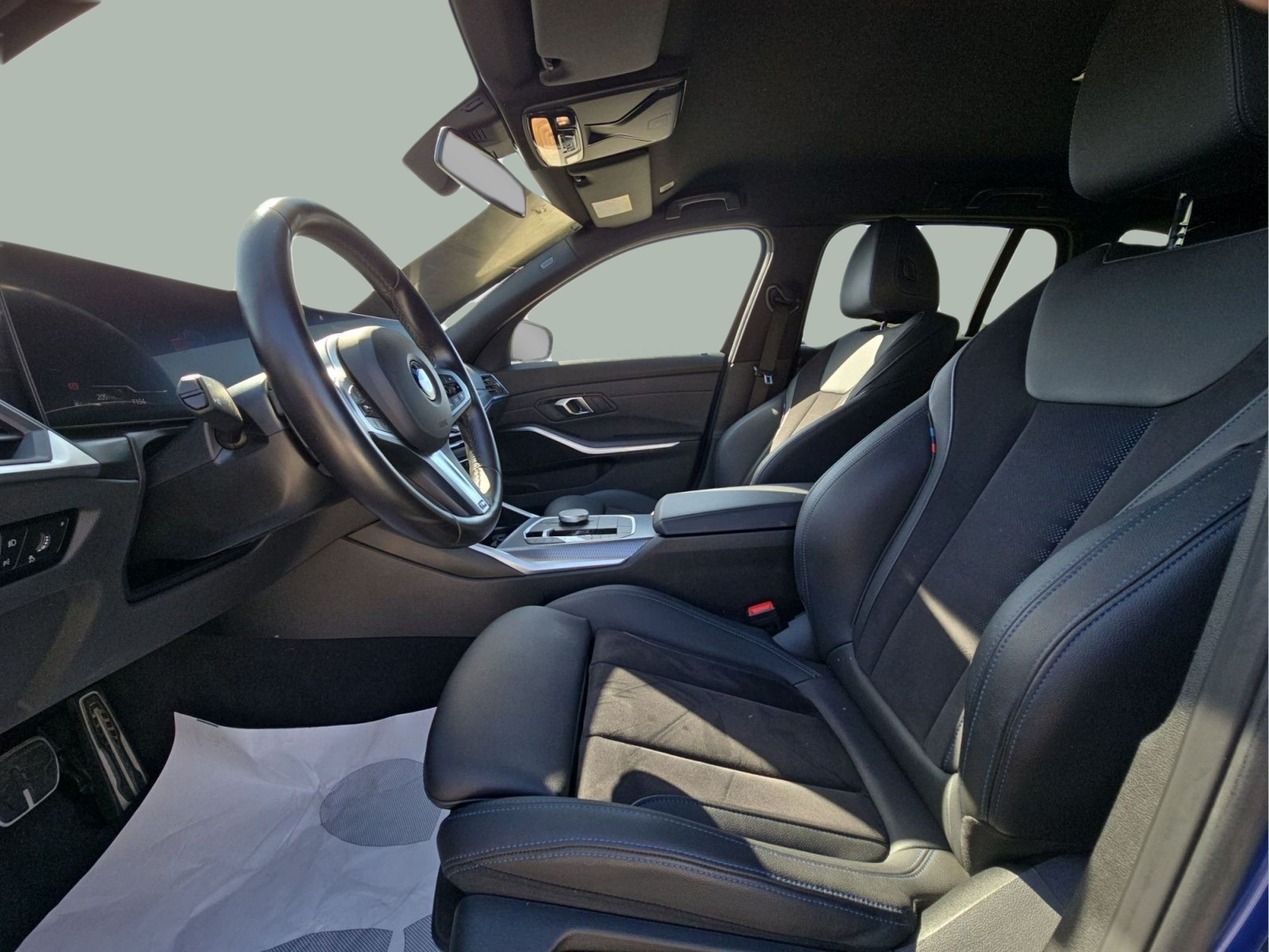 BMW Série 3 320d Touring color Azul. Año 2024. 140KW(190CV). Diesel. En concesionario MCoutinho Bomcar Leiria de Leiria