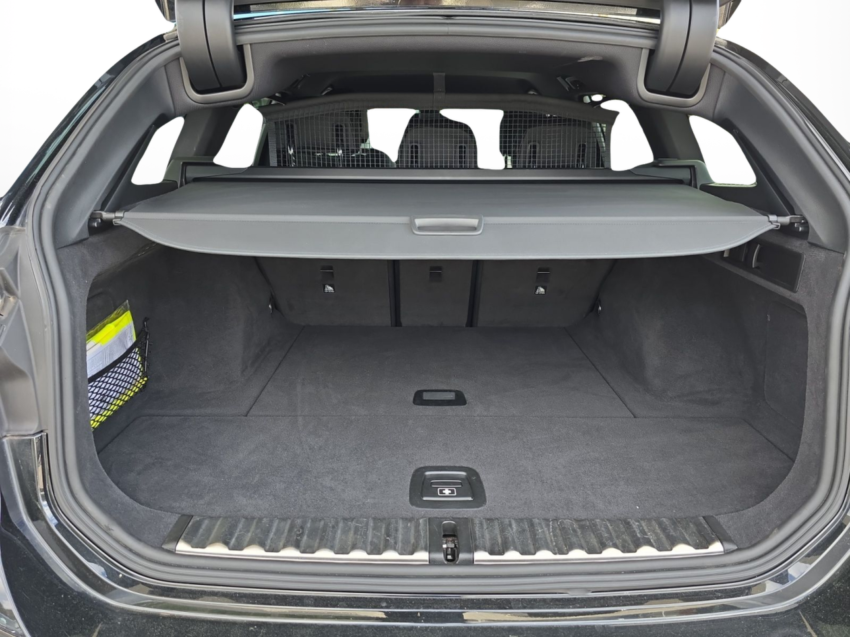 BMW Série 3 320d Touring color Negro. Año 2024. 140KW(190CV). Diesel. En concesionario MCoutinho Bomcar Coimbra de Coimbra