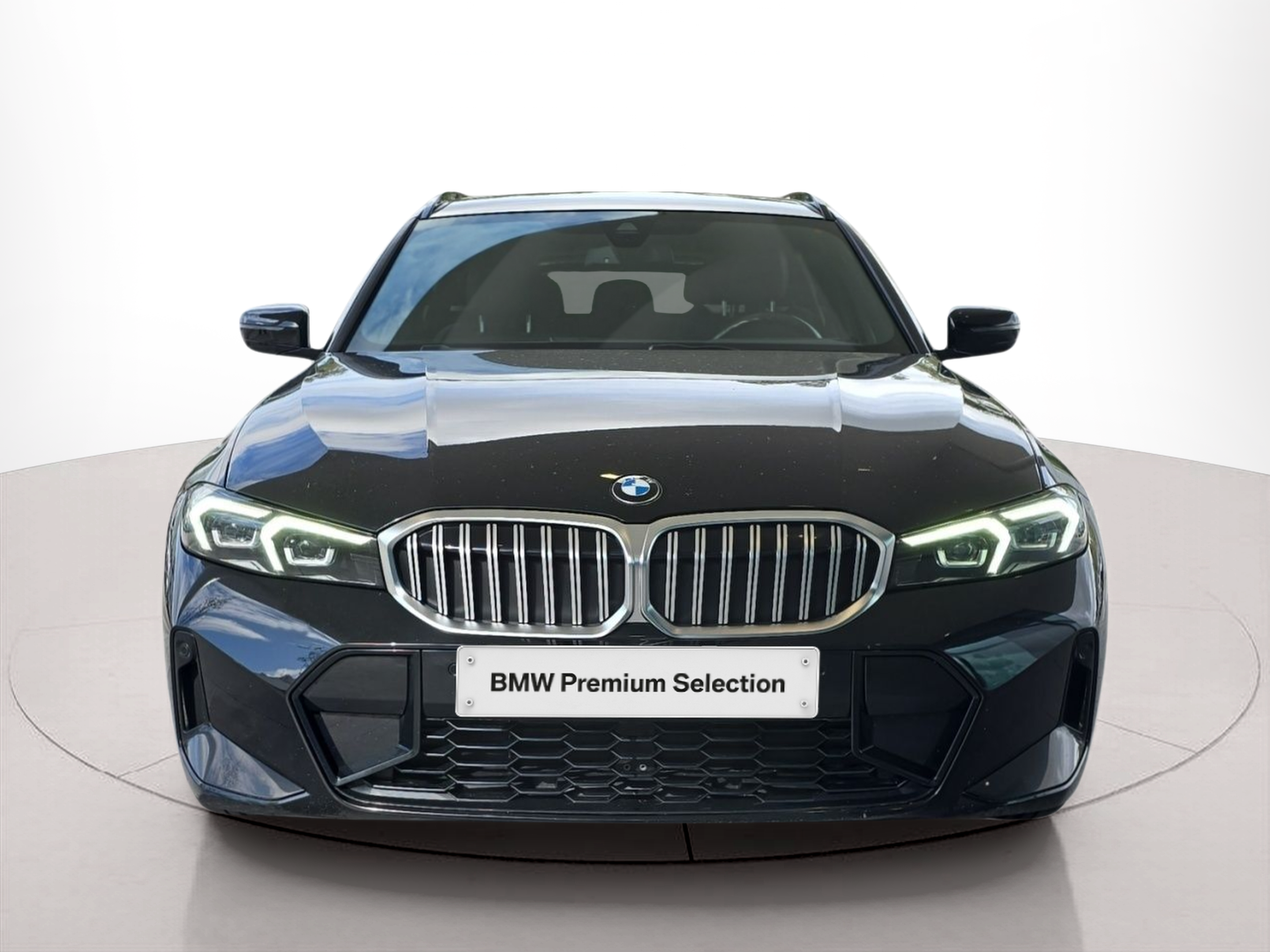 Fotos de BMW Série 3 320d Touring color Negro. Año 2024. 140KW(190CV). Diesel. En concesionario MCoutinho Bomcar Coimbra de Coimbra