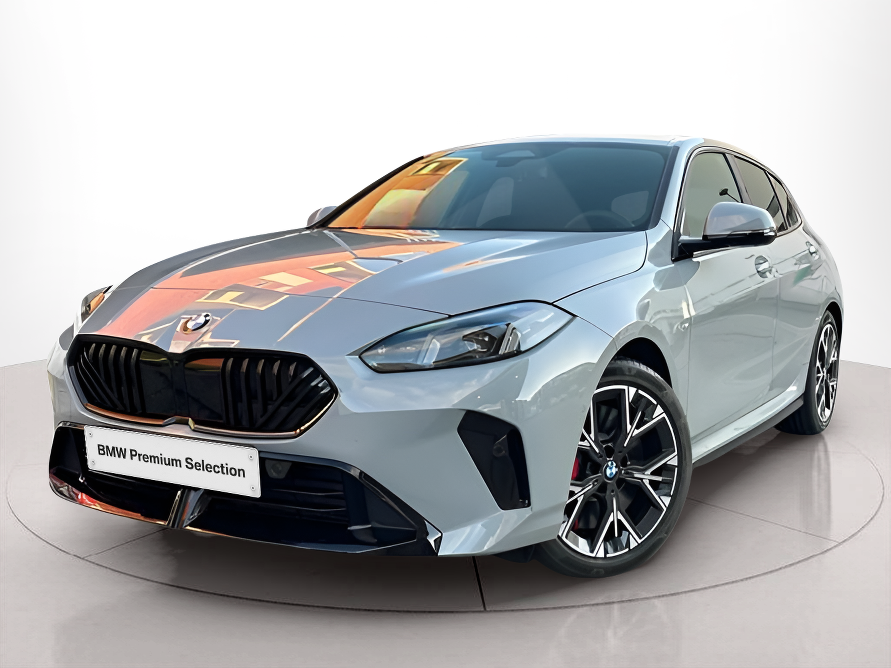 Fotos de BMW Série 1 120d color Gris. Año 2026. 120KW(163CV). Diesel. En concesionario MCoutinho - Vila Real de Vila Real