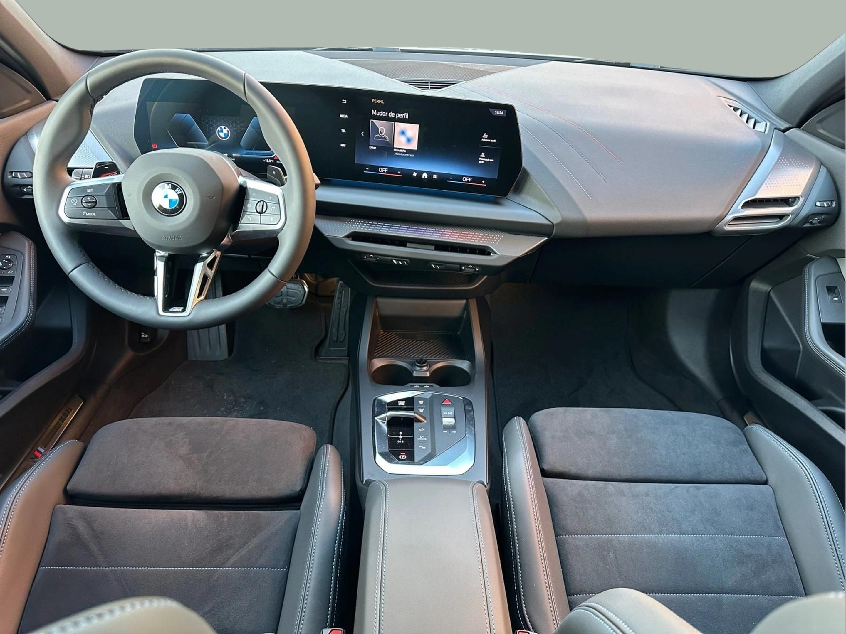 BMW Série 1 120d color Gris. Año 2026. 120KW(163CV). Diesel. En concesionario MCoutinho - Vila Real de Vila Real