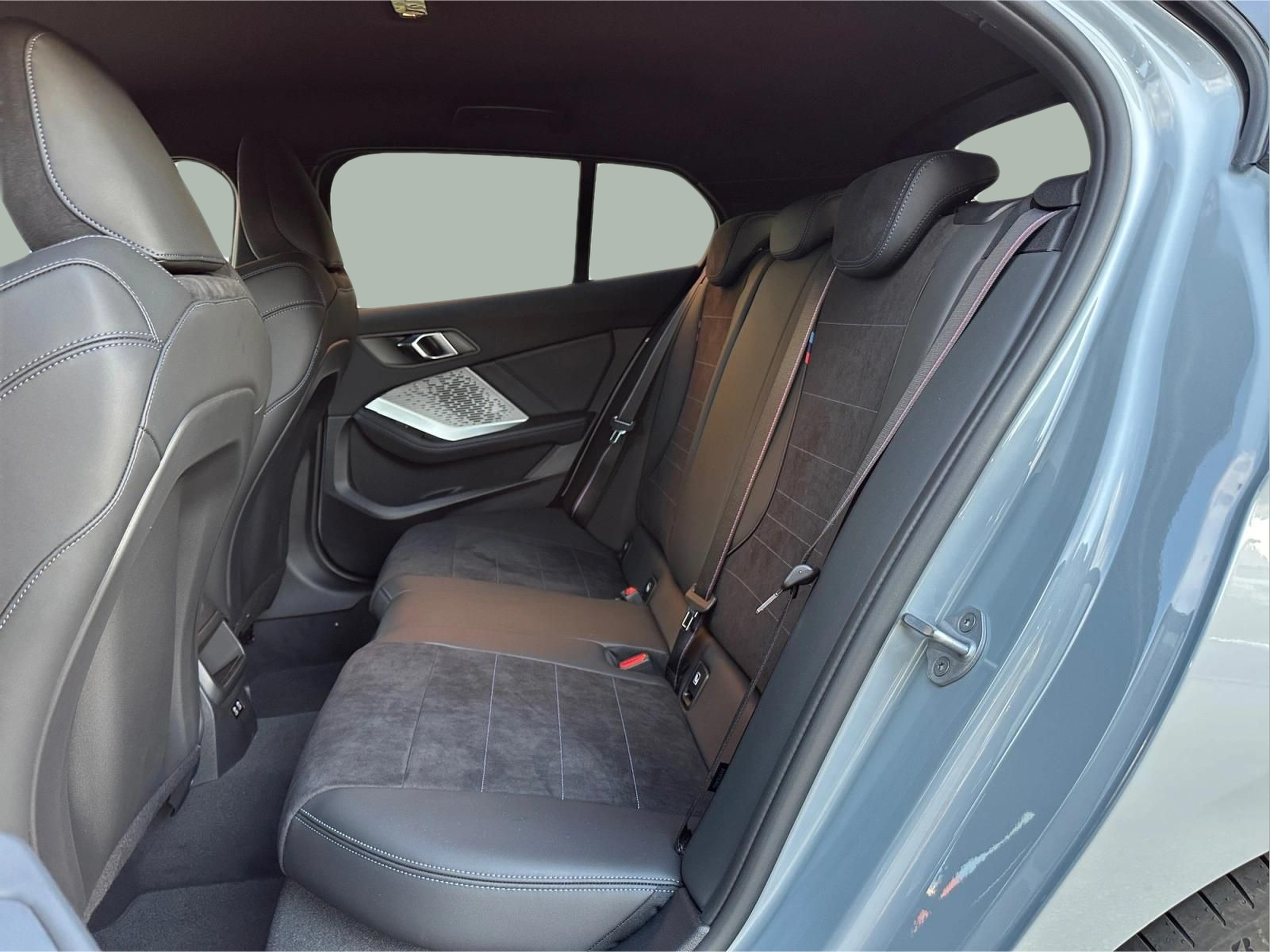 BMW Série 1 120d color Gris. Año 2026. 120KW(163CV). Diesel. En concesionario MCoutinho - Vila Real de Vila Real