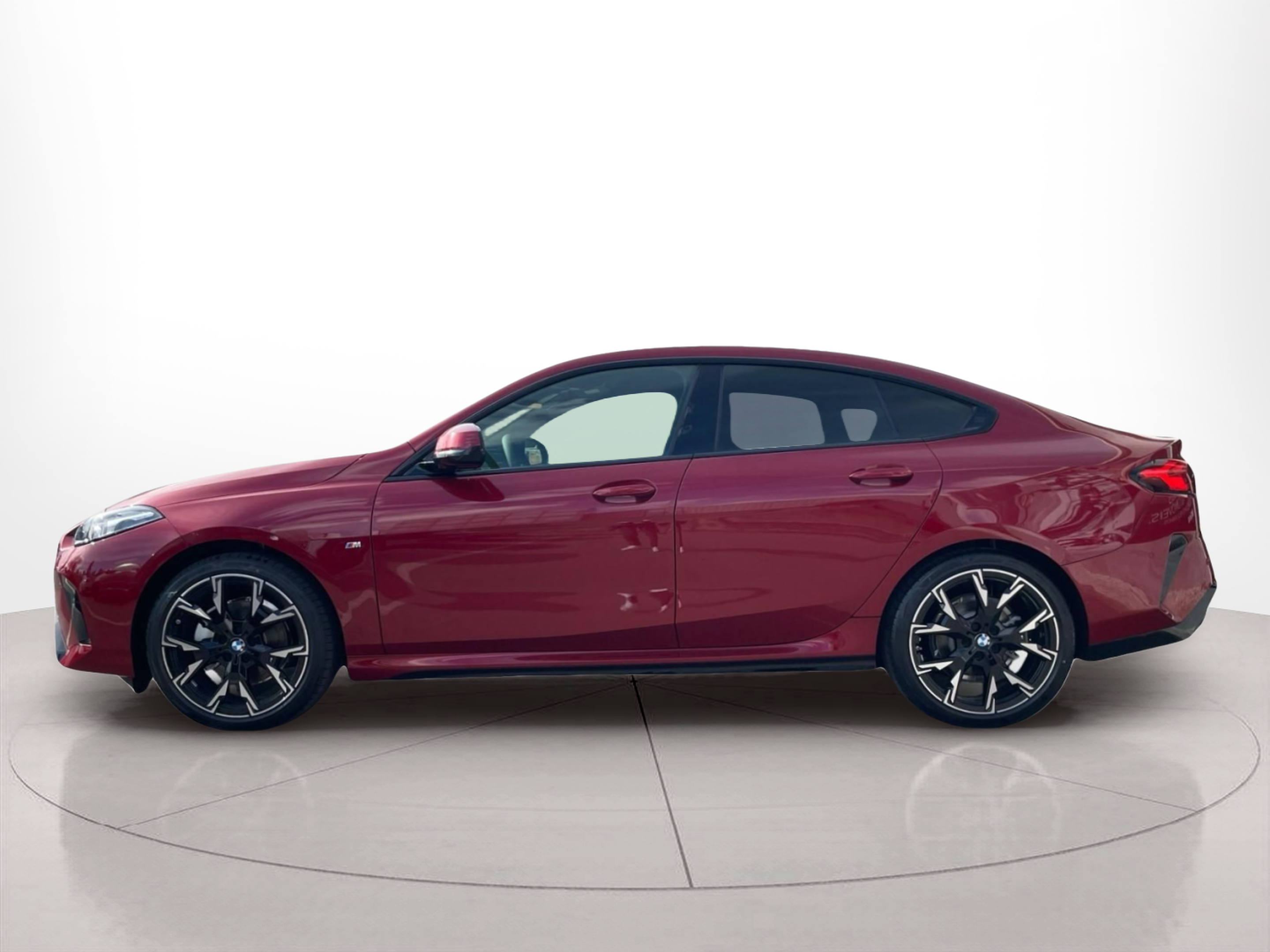 Fotos de BMW Série 2 220d Gran Coupé color Rojo. Año 2025. 120KW(163CV). Diesel. En concesionario MCoutinho - Vila Real de Vila Real