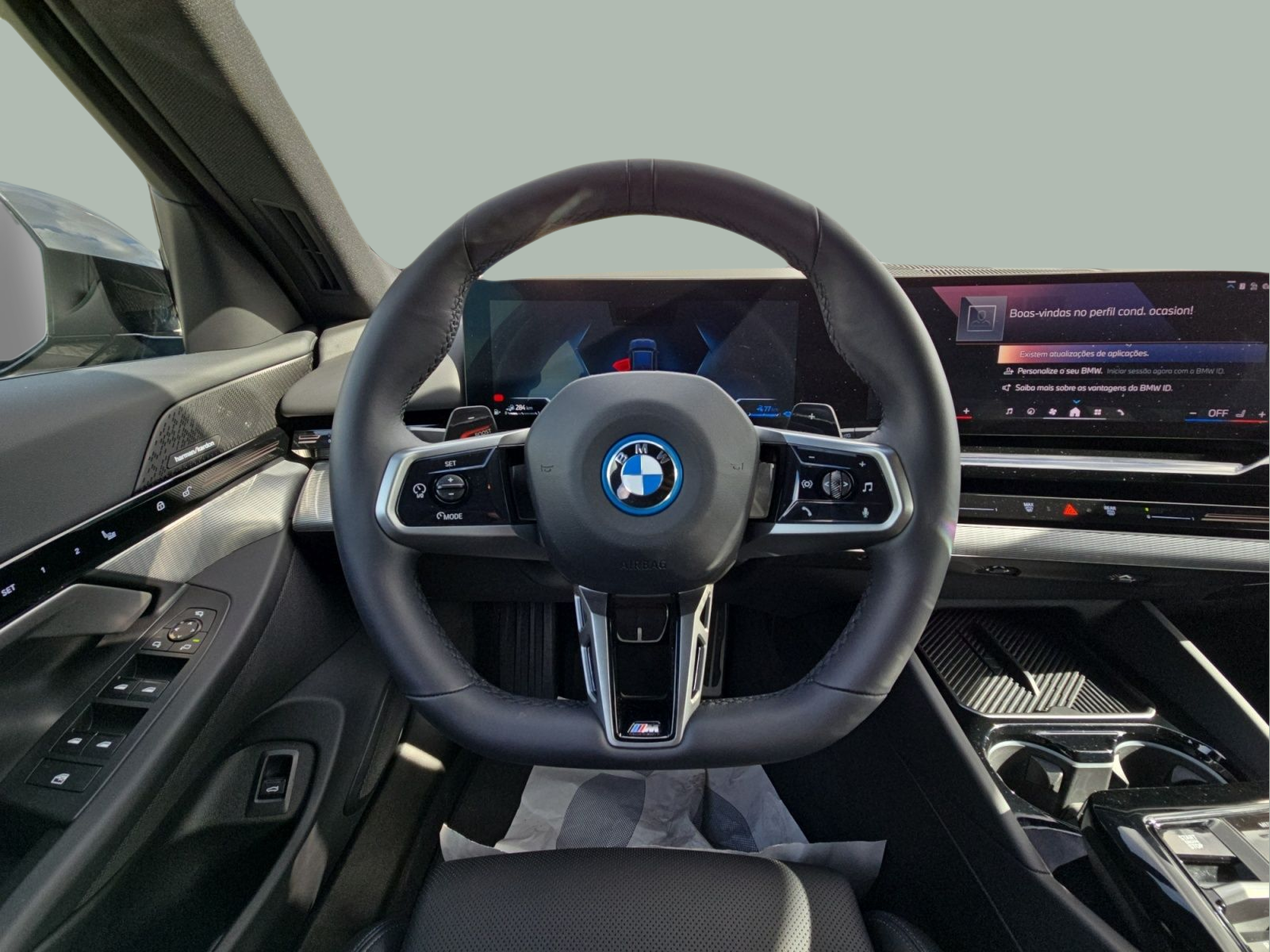 BMW Série 5 530e Touring color Gris. Año 2024. 220KW(299CV). Elétrico / Gasolina Híbrido. En concesionario MCoutinho Bomcar Leiria de Leiria