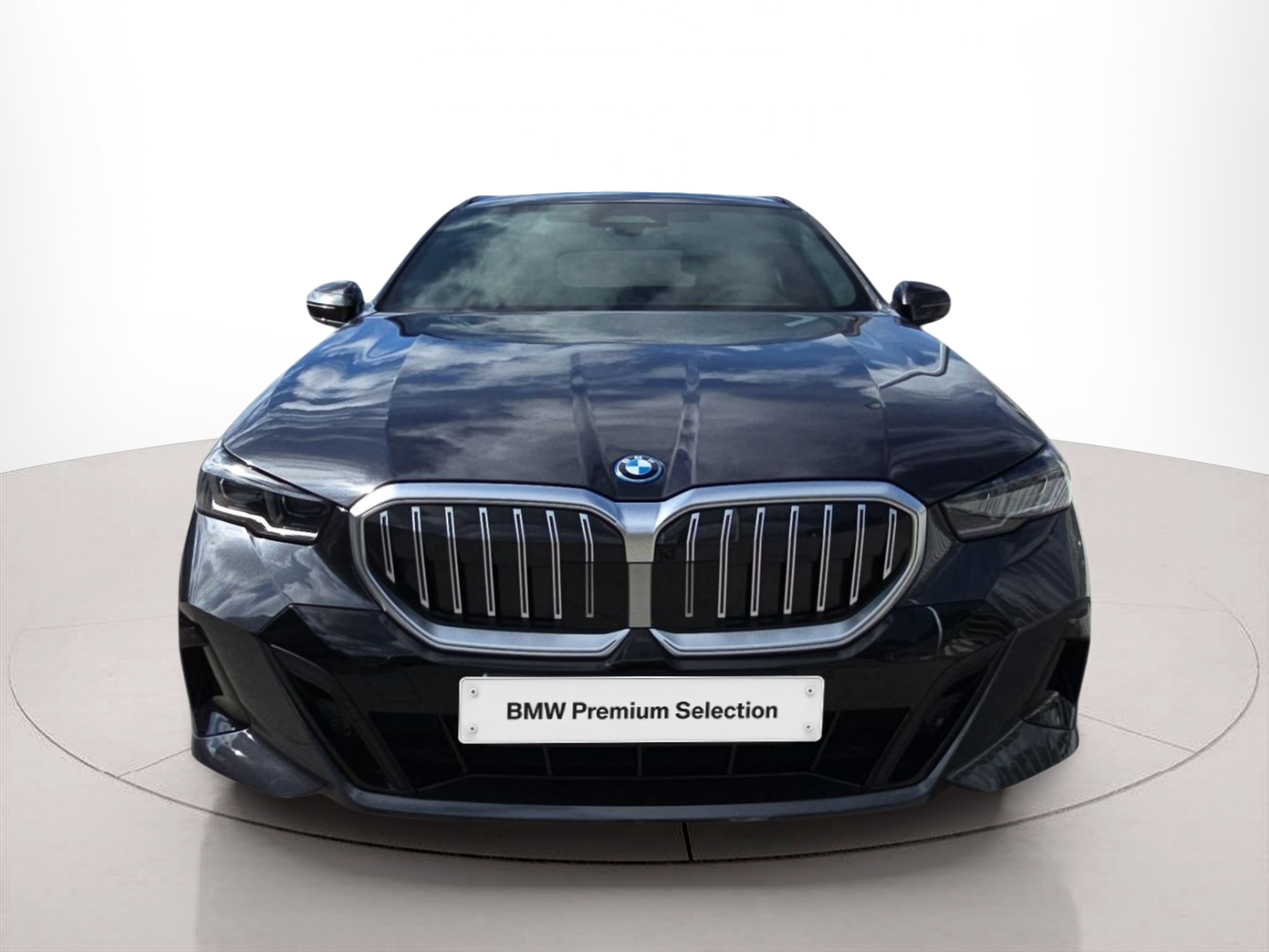 Fotos de BMW Série 5 530e Touring color Gris. Año 2024. 220KW(299CV). Elétrico / Gasolina Híbrido. En concesionario MCoutinho Bomcar Leiria de Leiria