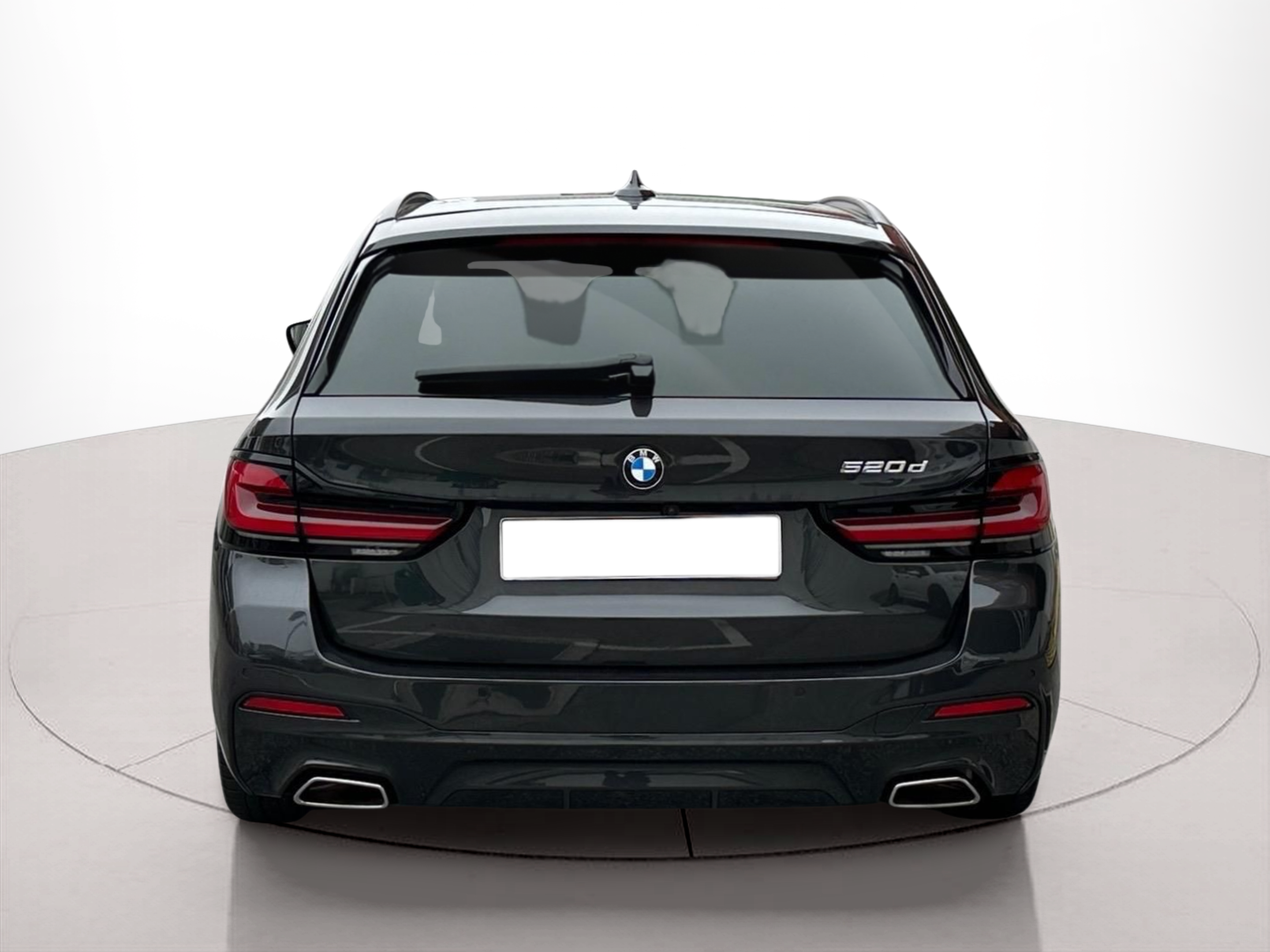 BMW Série 5 520d Touring color Gris. Año 2023. 140KW(190CV). Diesel. En concesionario MCoutinho - Vila Real de Vila Real