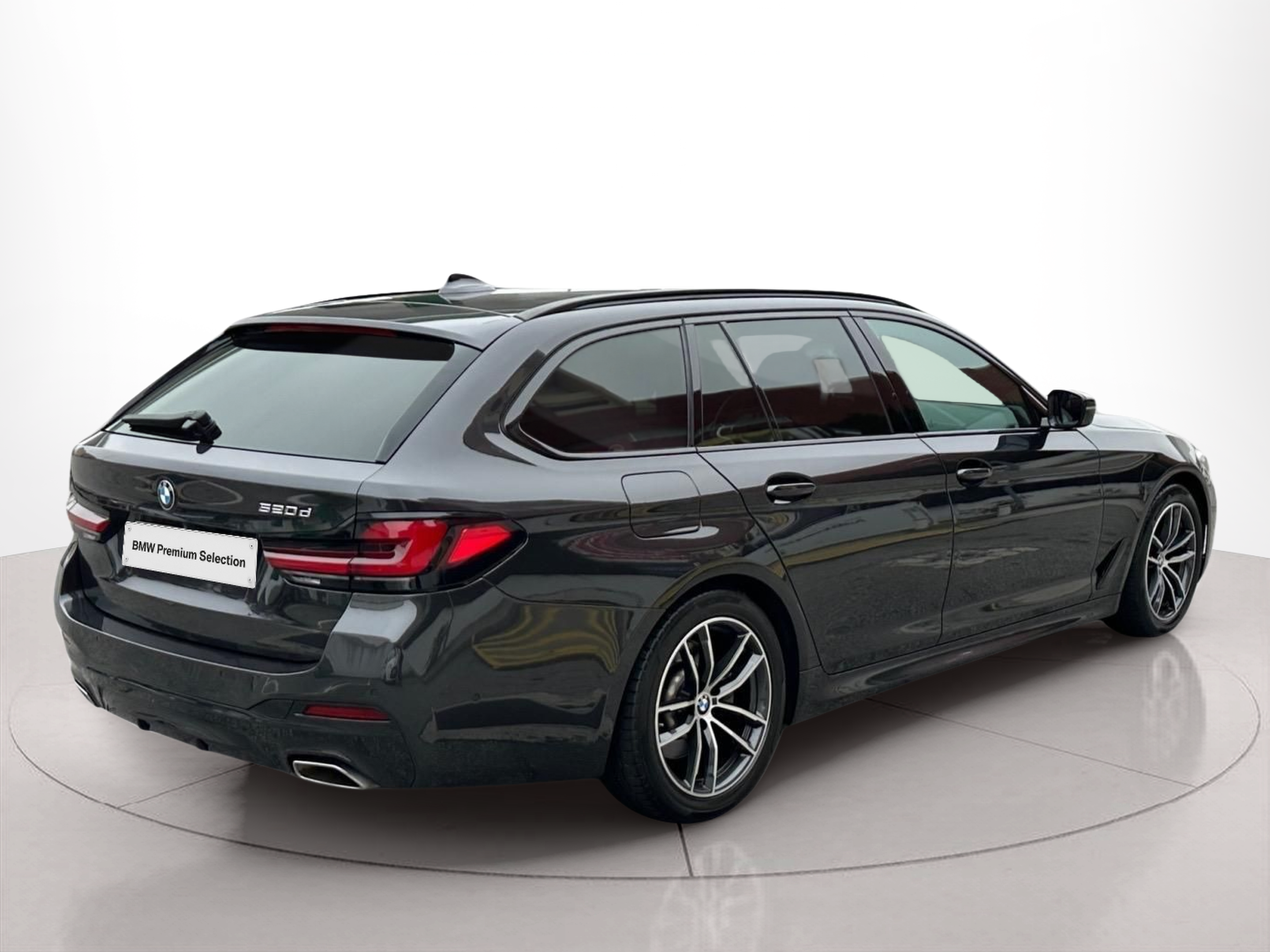 BMW Série 5 520d Touring color Gris. Año 2023. 140KW(190CV). Diesel. En concesionario MCoutinho Bomcar Coimbra de Coimbra