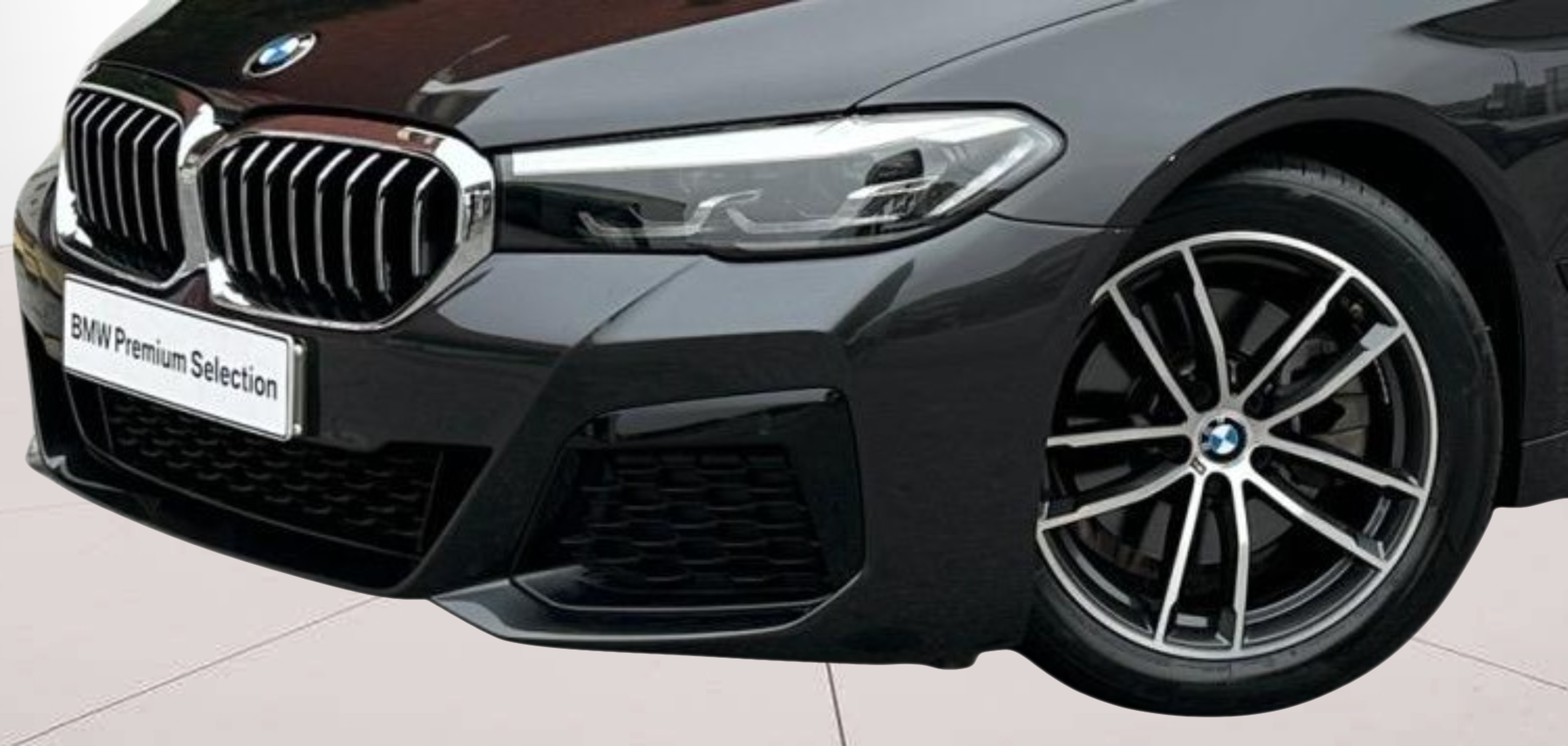 BMW Série 5 520d Touring color Gris. Año 2023. 140KW(190CV). Diesel. En concesionario MCoutinho - Vila Real de Vila Real