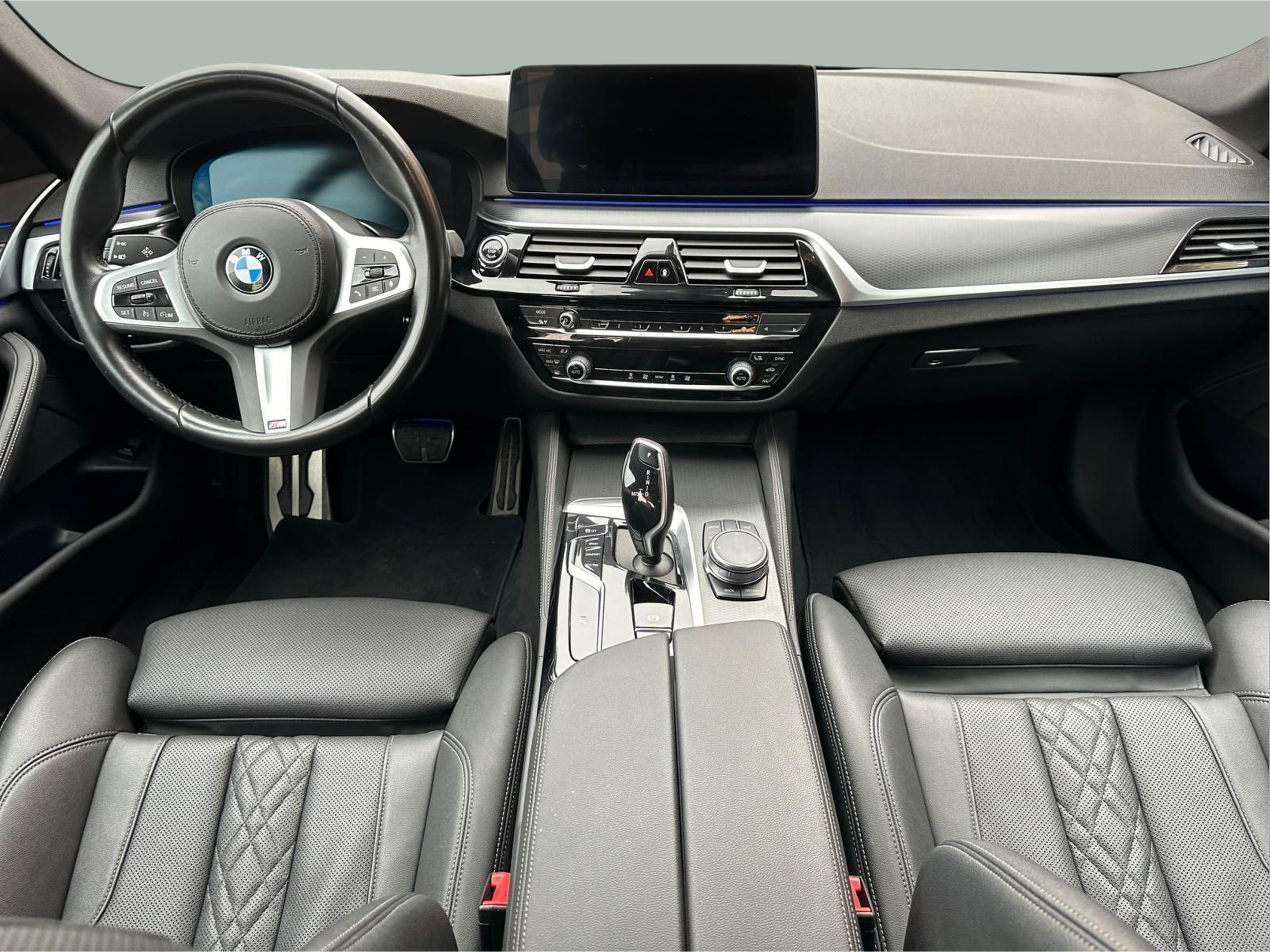 BMW Série 5 520d Touring color Gris. Año 2023. 140KW(190CV). Elétrico / Diesel Híbrido. En concesionario MCoutinho - Viseu de Viseu