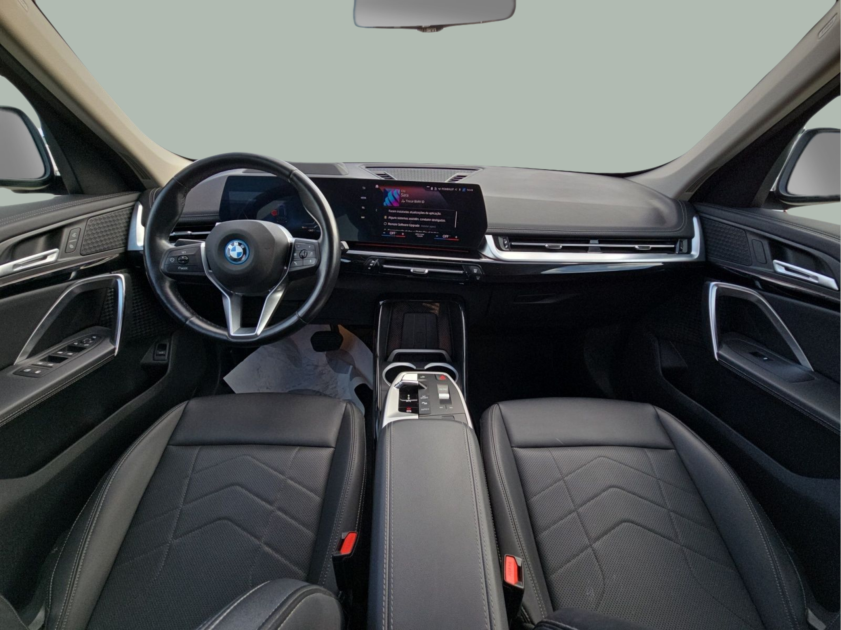 BMW X1 xDrive30e color Negro. Año 2023. 240KW(326CV). Elétrico / Gasolina Híbrido. En concesionario MCoutinho Bomcar Leiria de Leiria