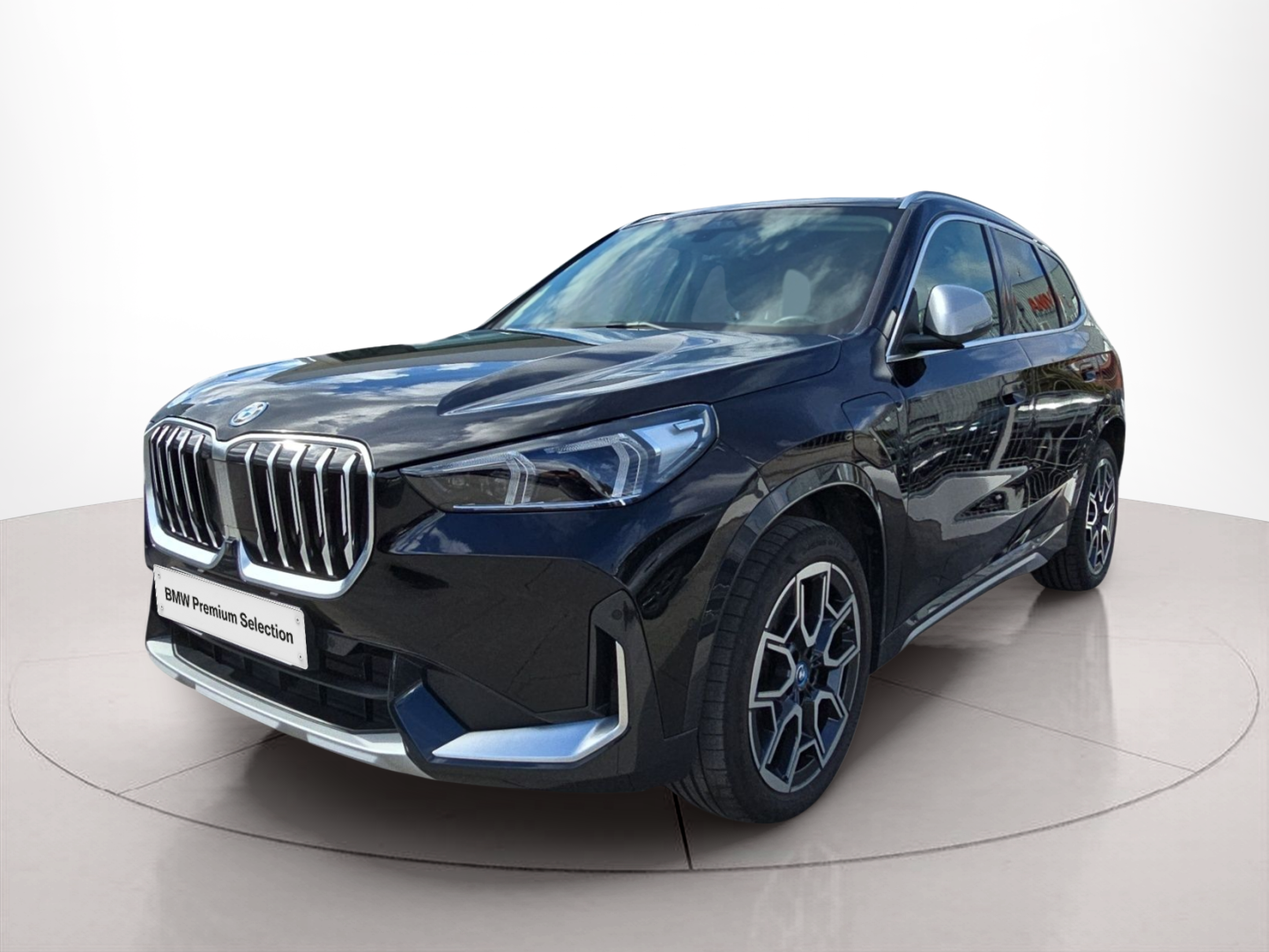 Fotos de BMW X1 xDrive30e color Negro. Año 2023. 240KW(326CV). Elétrico / Gasolina Híbrido. En concesionario MCoutinho Bomcar Leiria de Leiria