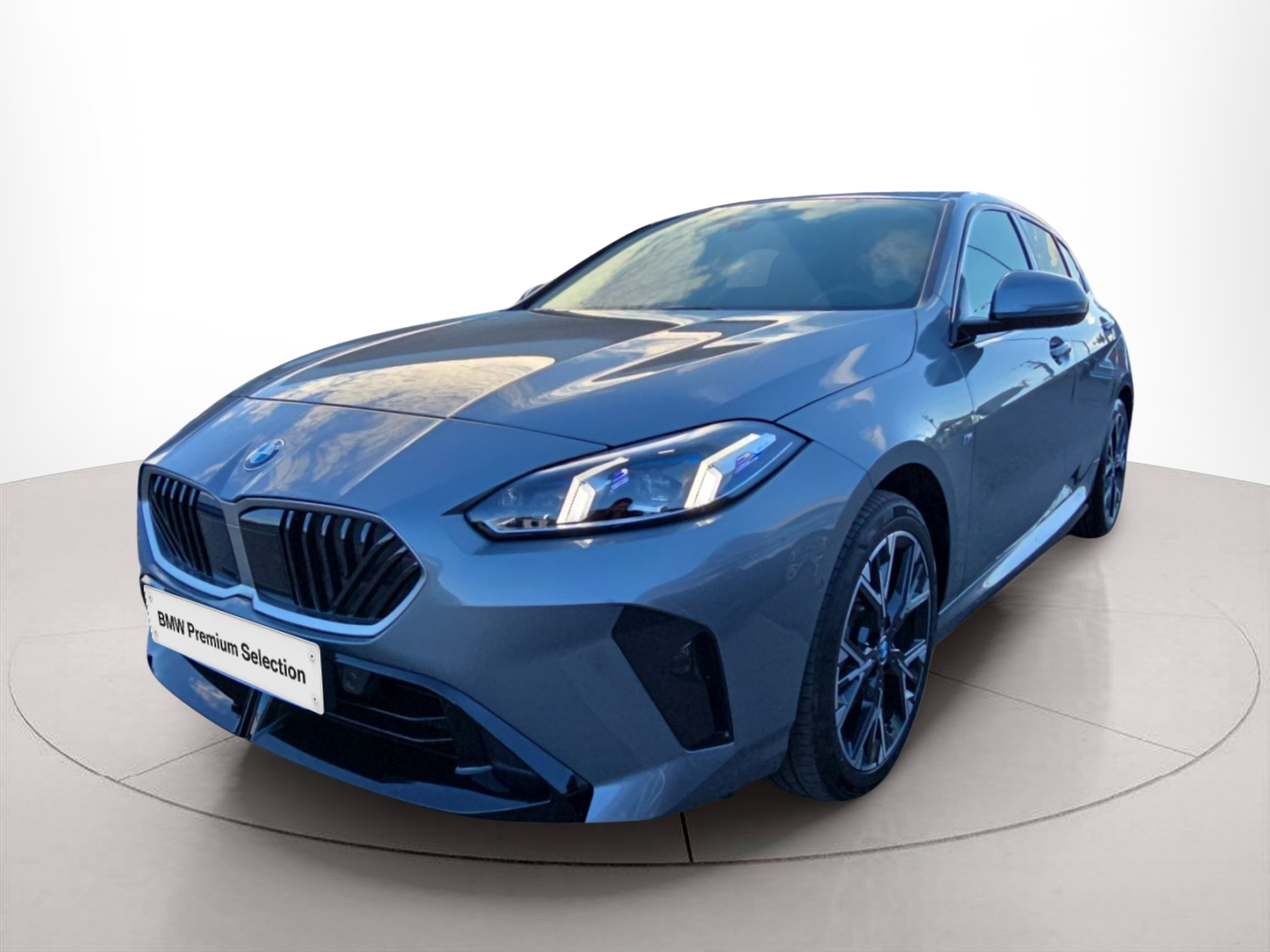 BMW Série 1 116i color Gris. Año 2025. 90KW(122CV). Gasolina. En concesionario MCoutinho Bomcar Leiria de Leiria