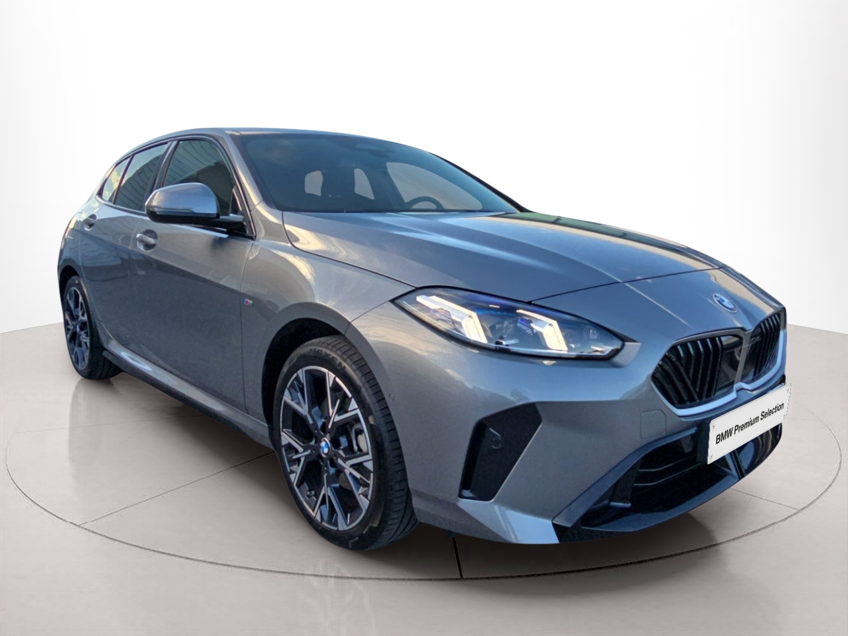 BMW Série 1 116i color Gris. Año 2025. 90KW(122CV). Gasolina. En concesionario MCoutinho Bomcar Leiria de Leiria