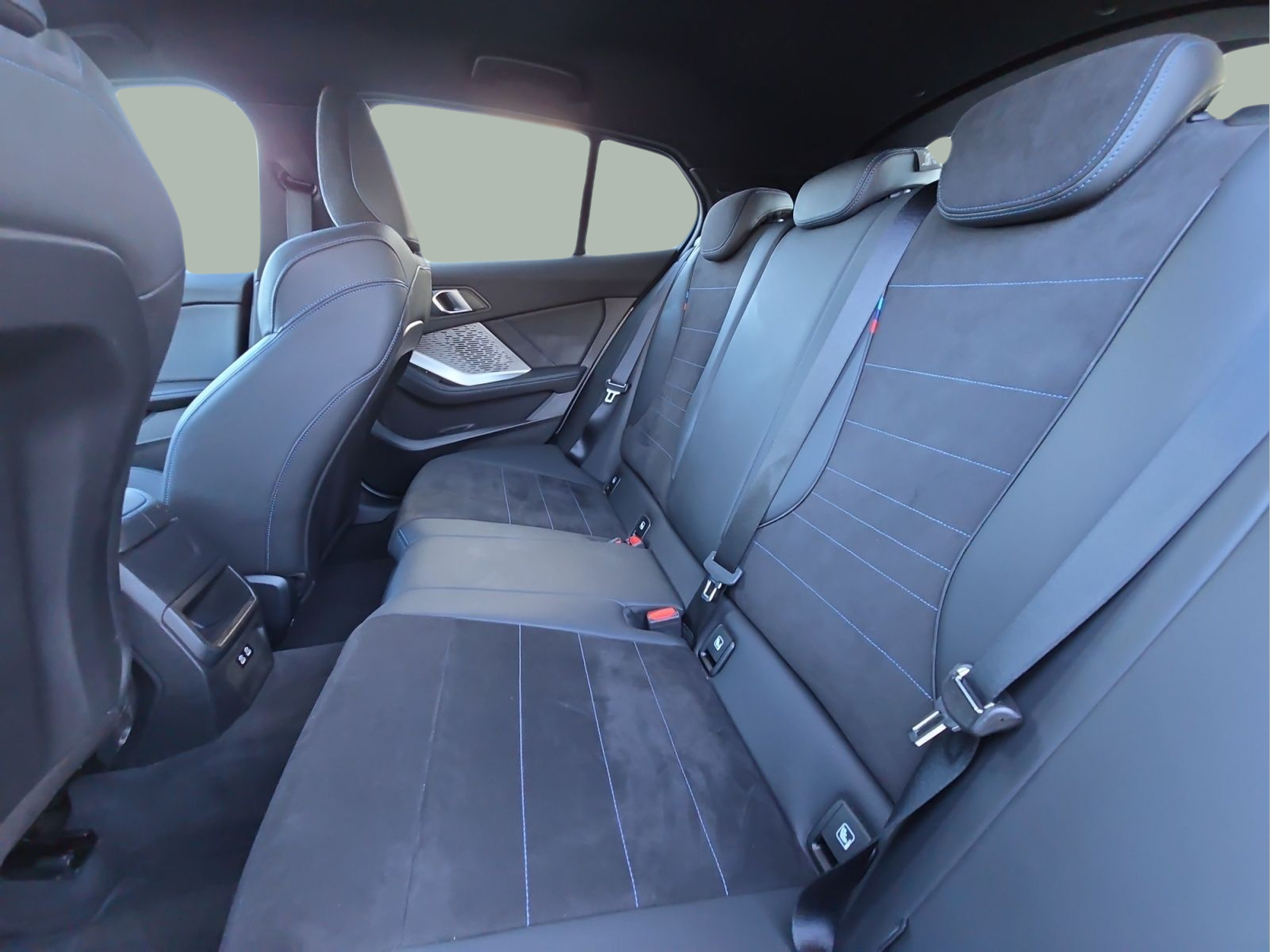 BMW Série 1 116i color Gris. Año 2025. 90KW(122CV). Gasolina. En concesionario MCoutinho Bomcar Leiria de Leiria