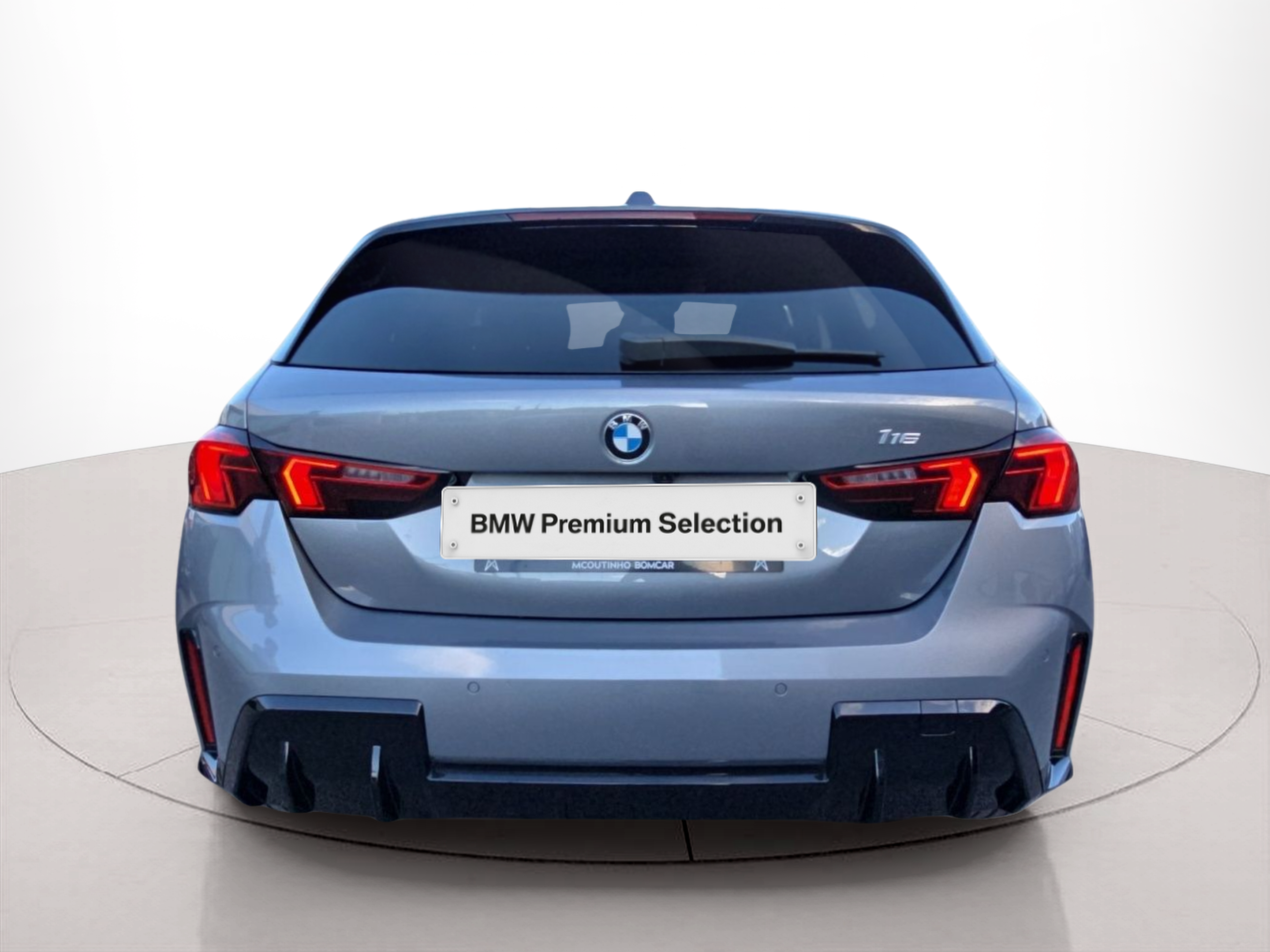 BMW Série 1 116i color Gris. Año 2025. 90KW(122CV). Gasolina. En concesionario MCoutinho Bomcar Leiria de Leiria