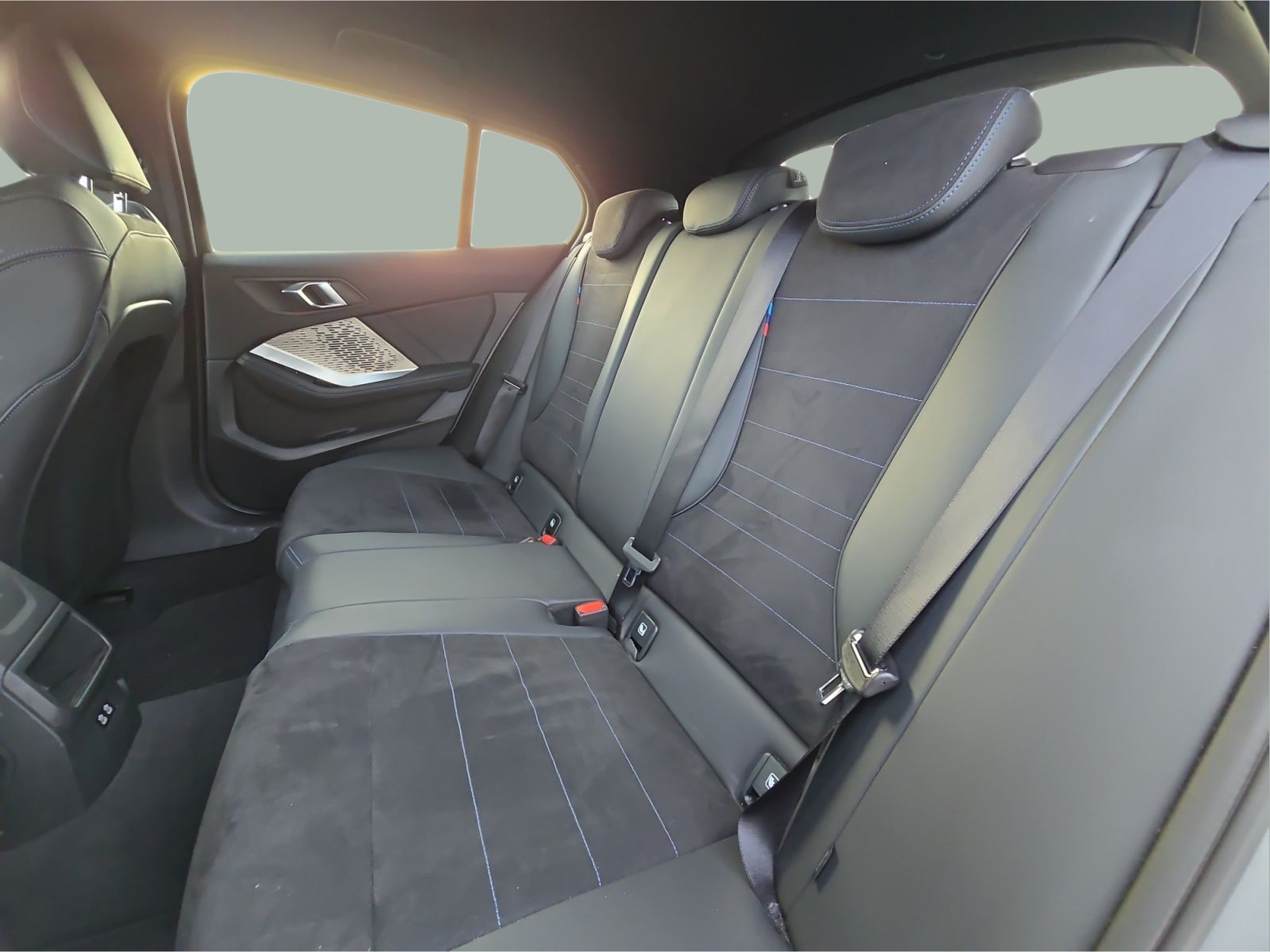 BMW Série 1 116i color Gris. Año 2025. 90KW(122CV). Gasolina. En concesionario MCoutinho Bomcar Leiria de Leiria