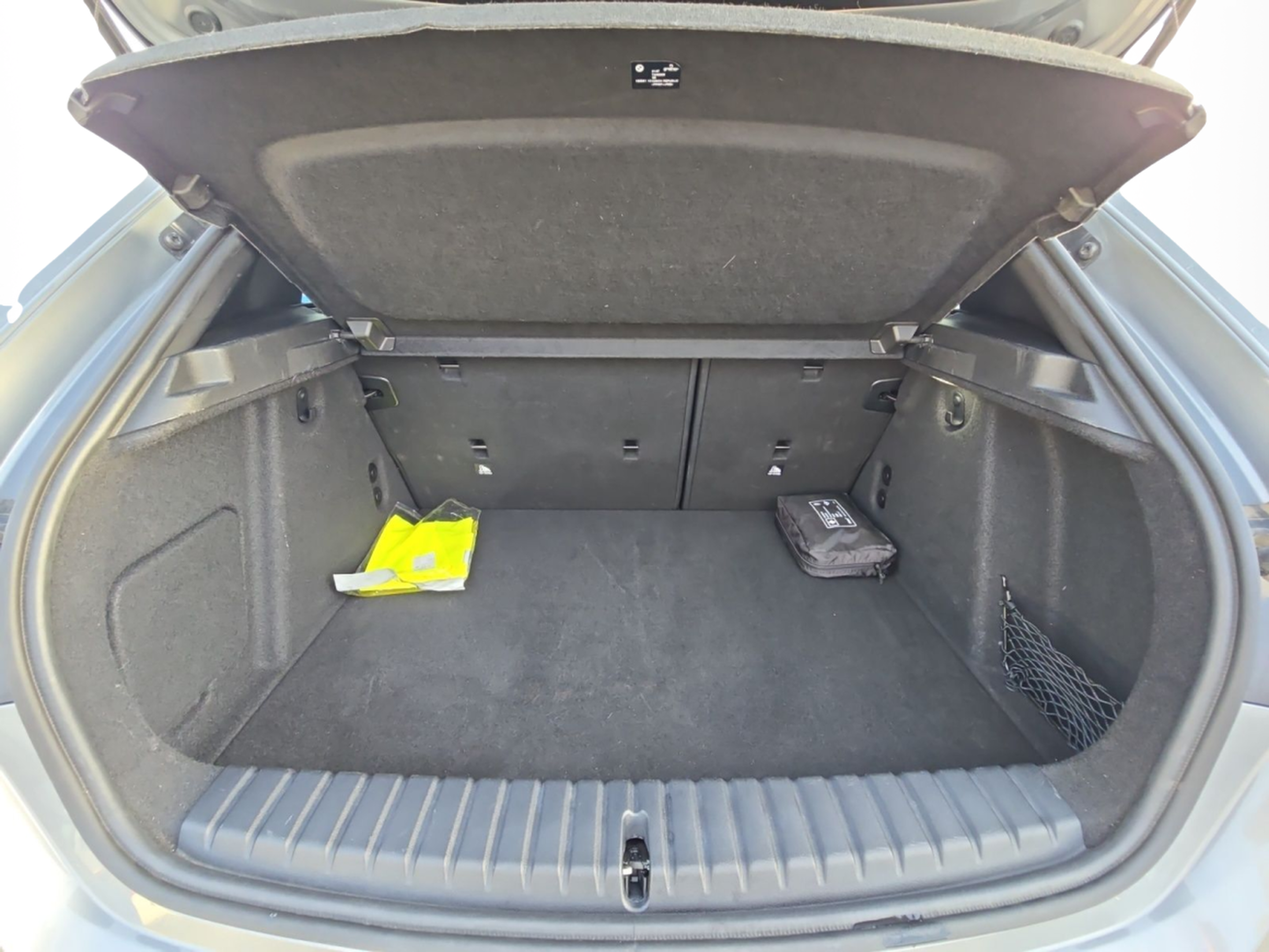 BMW Série 1 116i color Gris. Año 2025. 90KW(122CV). Gasolina. En concesionario MCoutinho Bomcar Leiria de Leiria