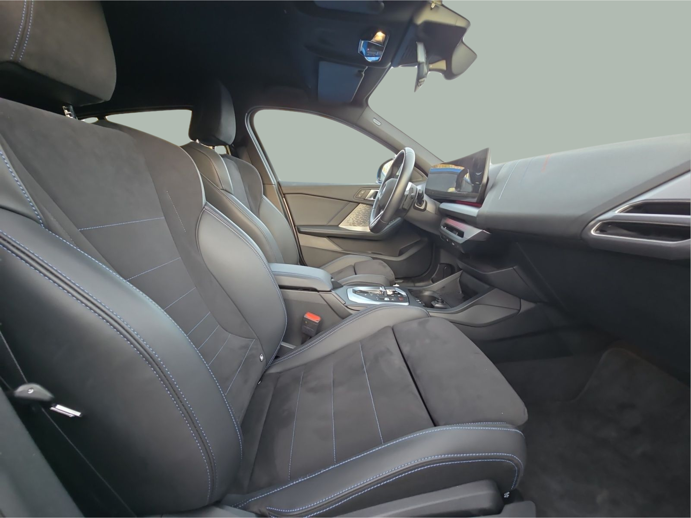 BMW Série 1 116i color Gris. Año 2025. 90KW(122CV). Gasolina. En concesionario MCoutinho Bomcar Leiria de Leiria