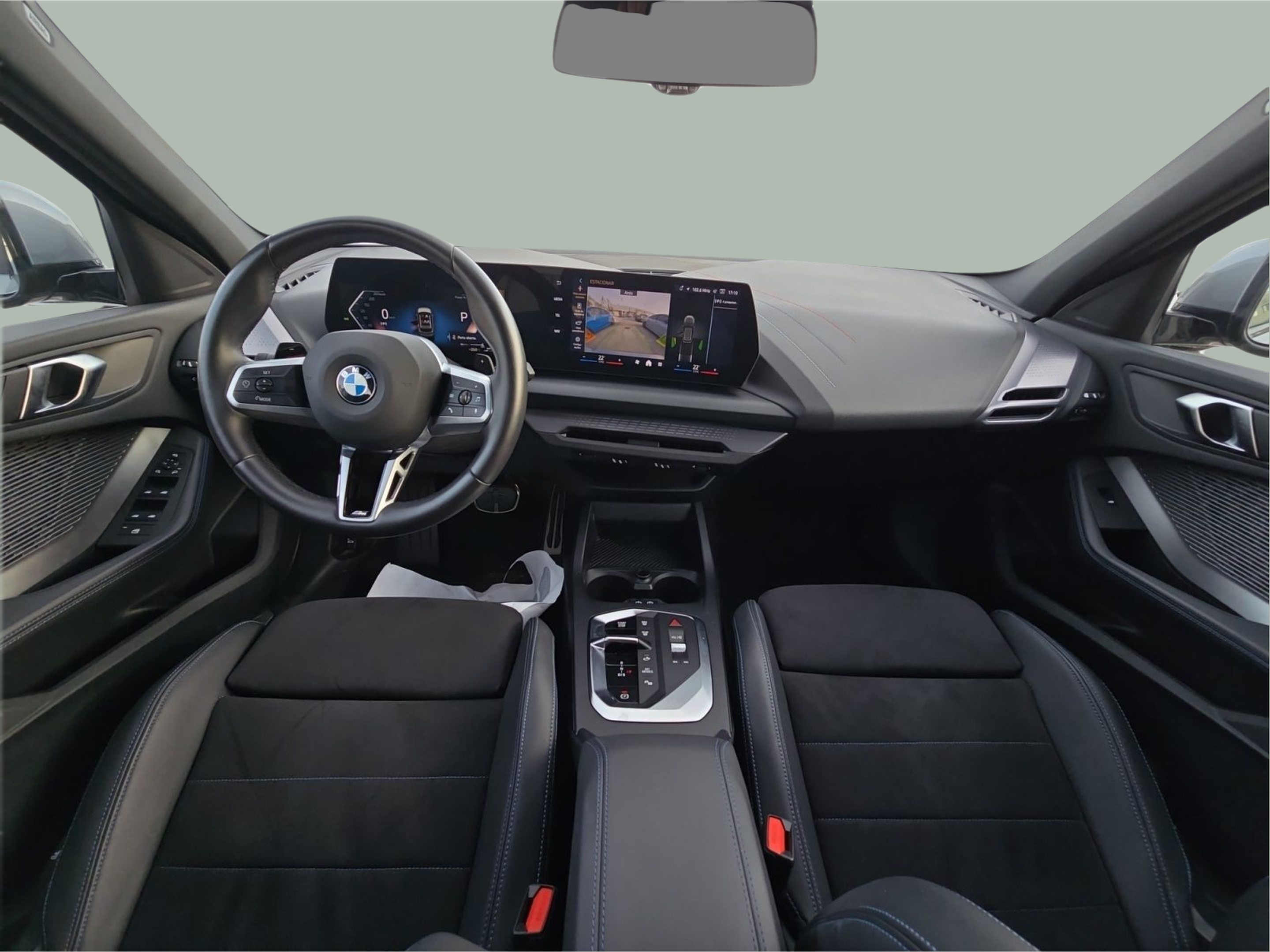 BMW Série 1 116i color Gris. Año 2025. 90KW(122CV). Gasolina. En concesionario MCoutinho Bomcar Leiria de Leiria