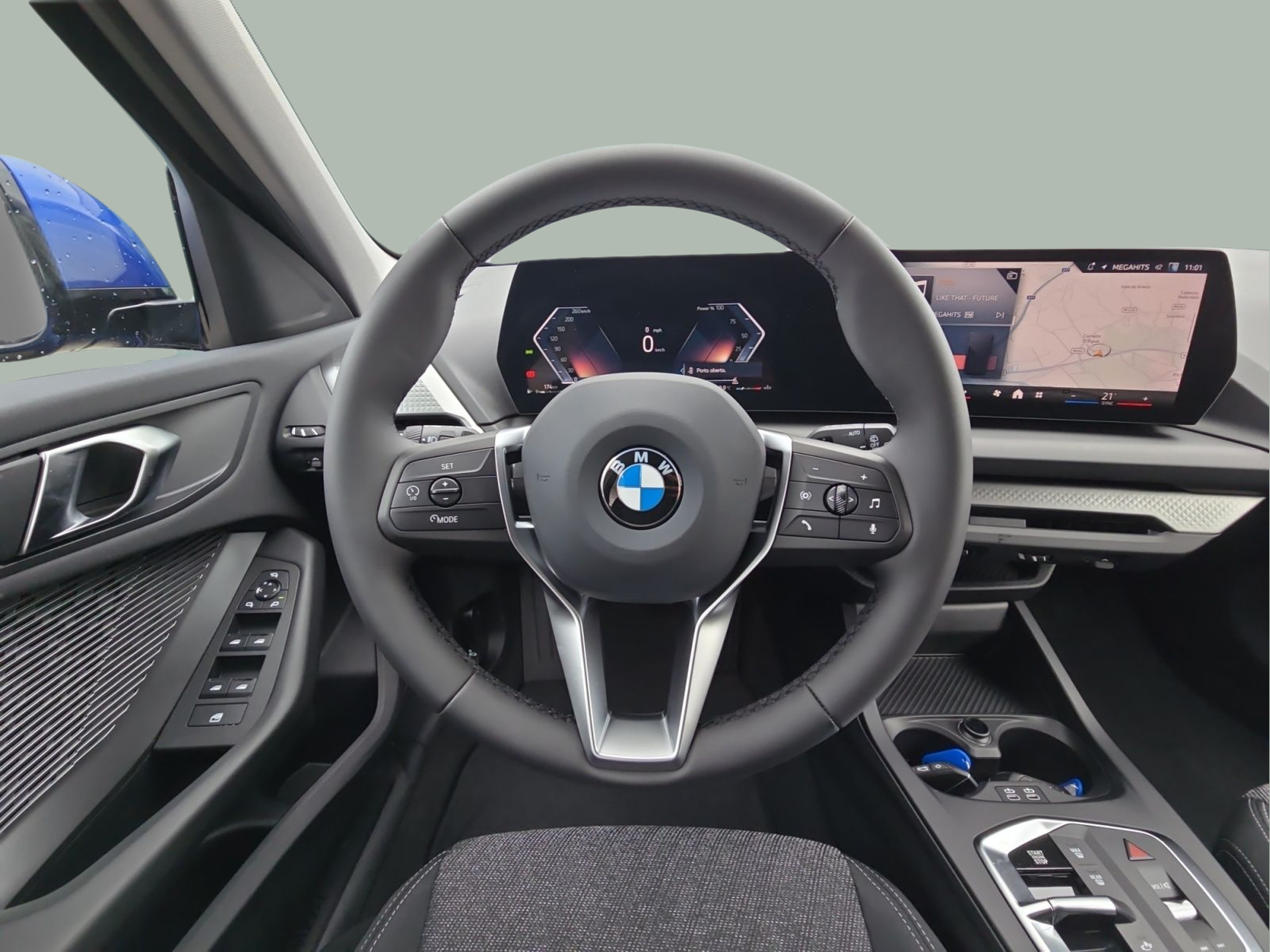 BMW Série 1 116i color Azul. Año 2026. 90KW(122CV). Gasolina. En concesionario MCoutinho Bomcar Leiria de Leiria