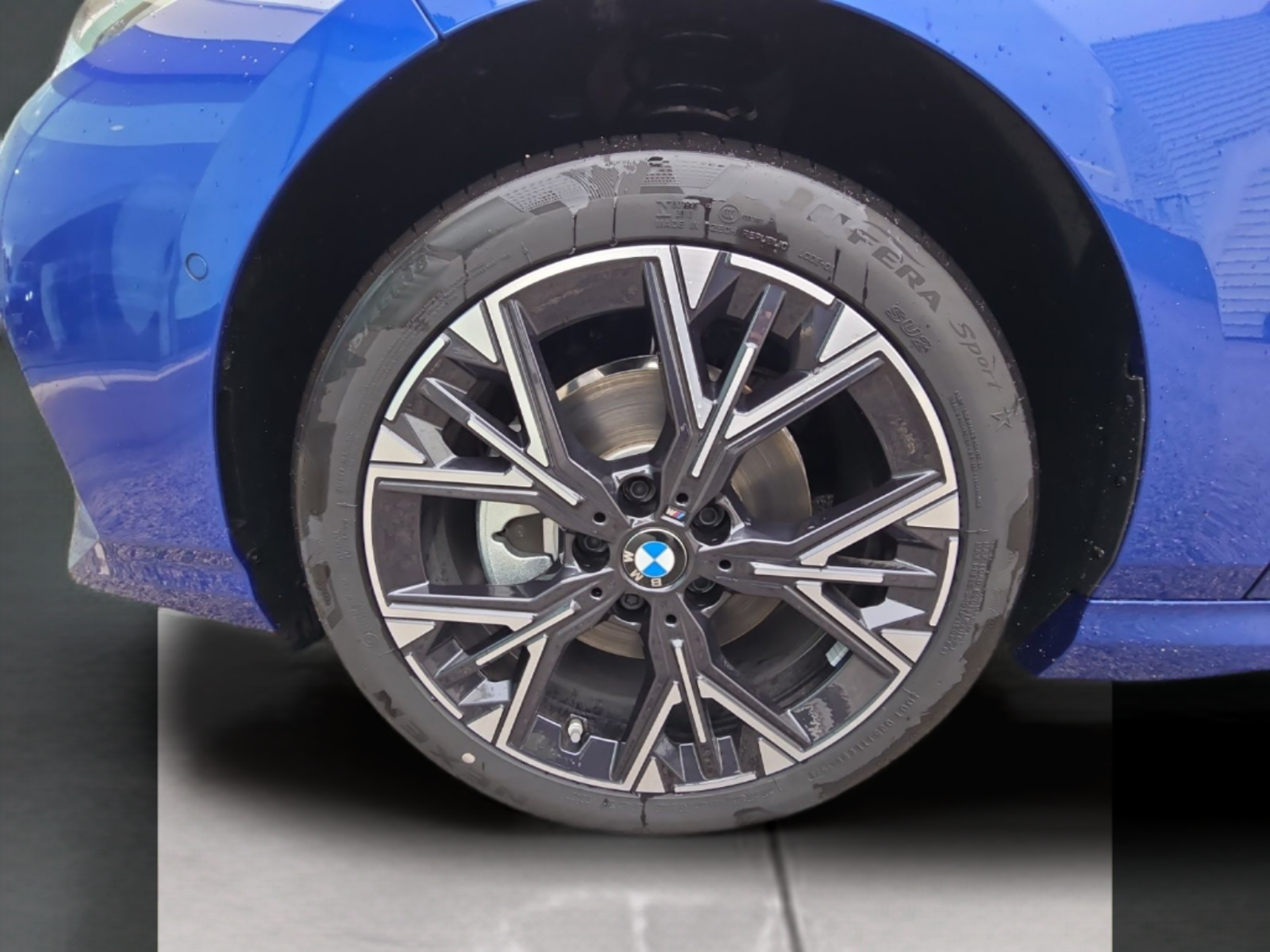 BMW Série 1 116i color Azul. Año 2026. 90KW(122CV). Gasolina. En concesionario MCoutinho Bomcar Leiria de Leiria