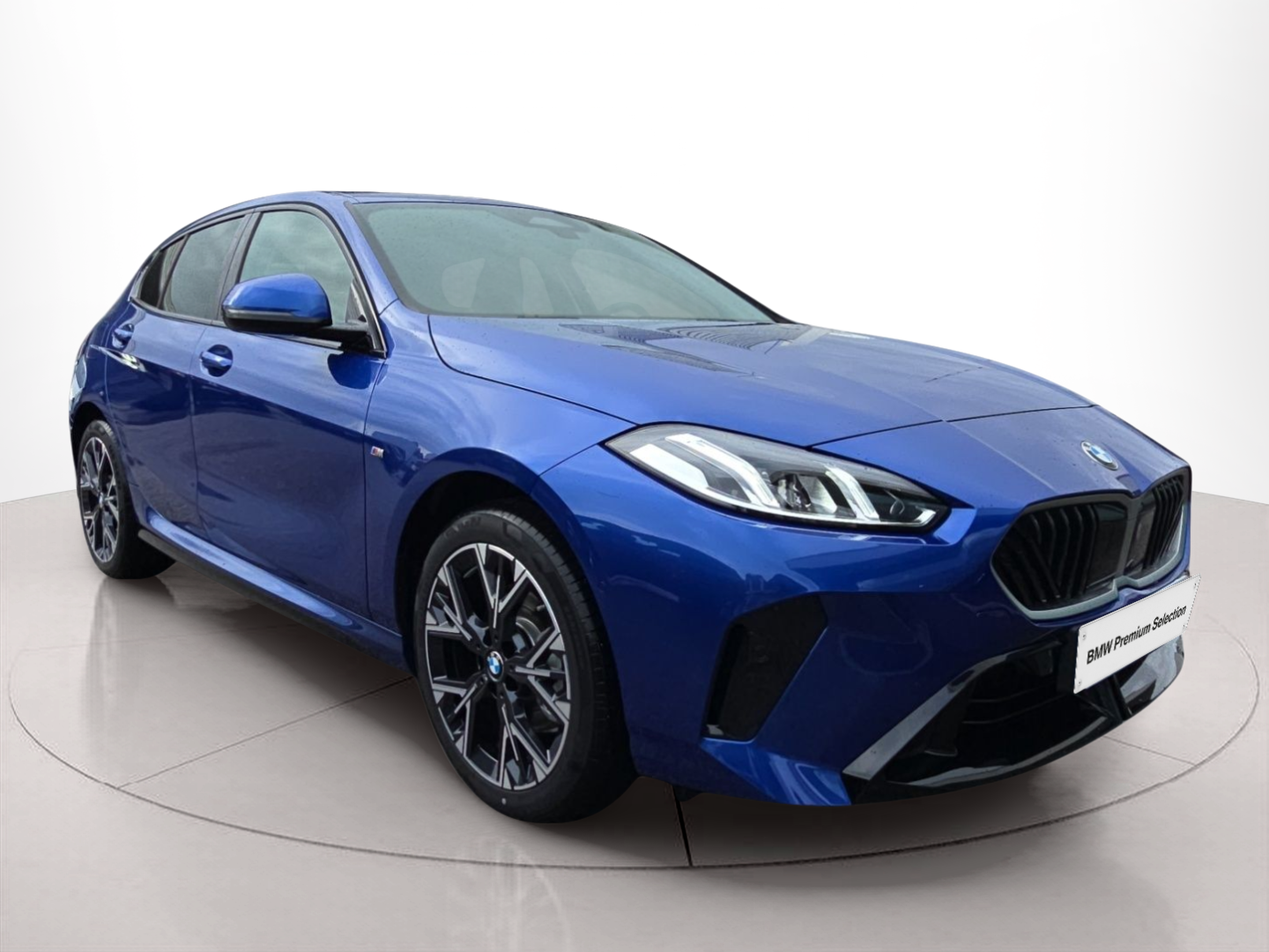 BMW Série 1 116i color Azul. Año 2026. 90KW(122CV). Gasolina. En concesionario MCoutinho Bomcar Leiria de Leiria