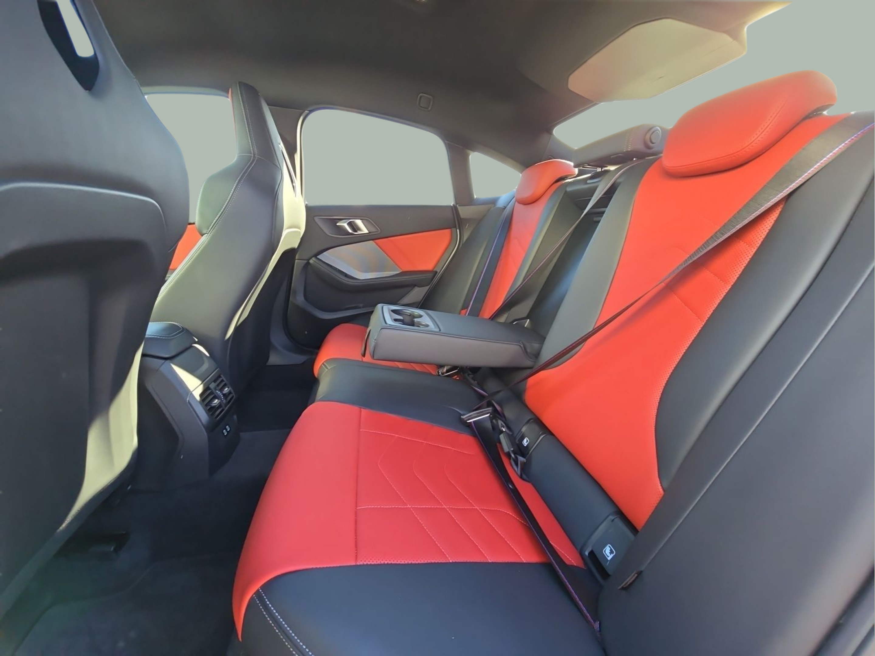 BMW Série 2 M235i Gran Coupe color Gris. Año 2025. 221KW(300CV). Gasolina. En concesionario MCoutinho Bomcar Leiria de Leiria