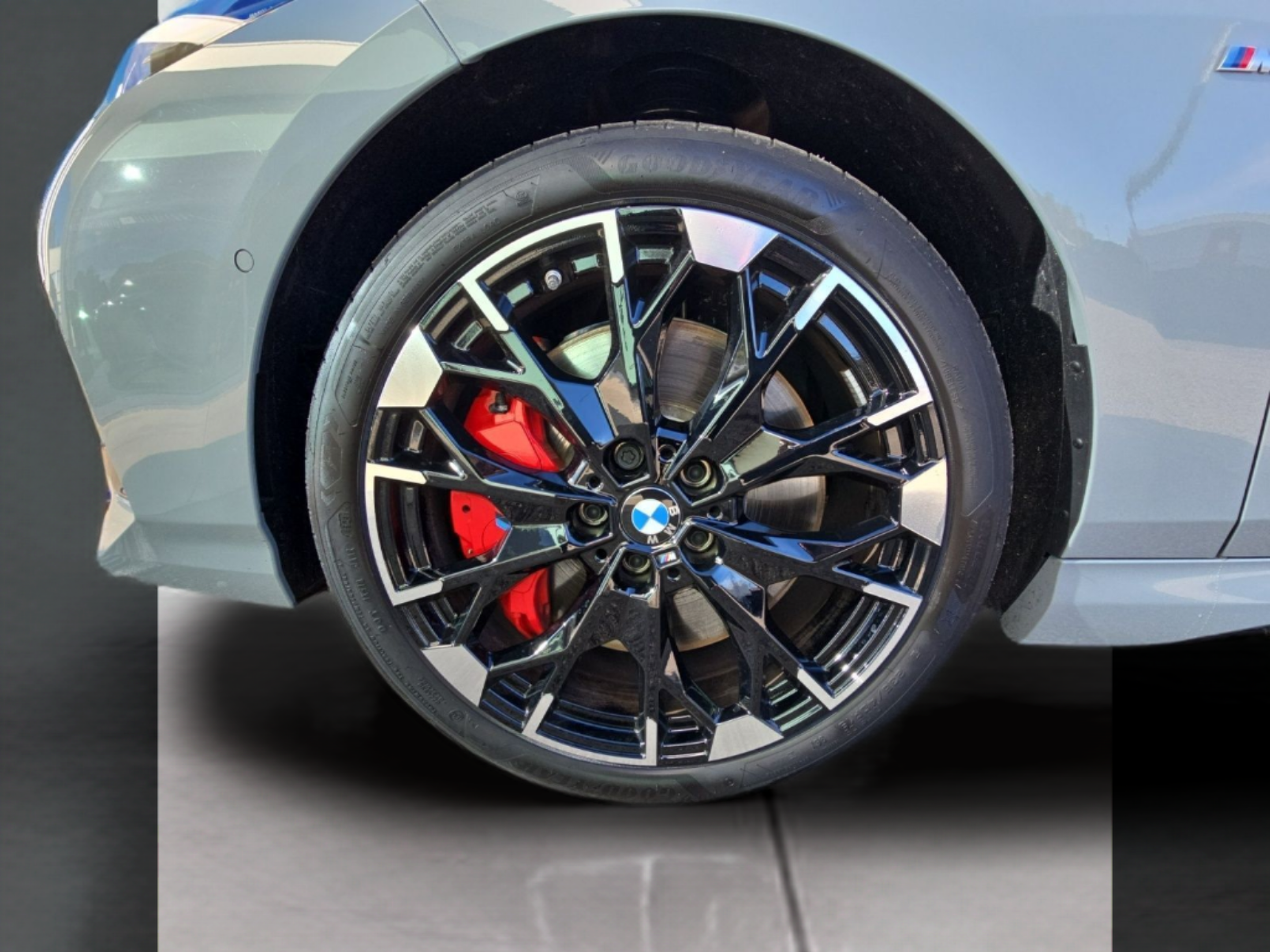 BMW Série 2 M235i Gran Coupe color Gris. Año 2025. 221KW(300CV). Gasolina. En concesionario MCoutinho Bomcar Leiria de Leiria