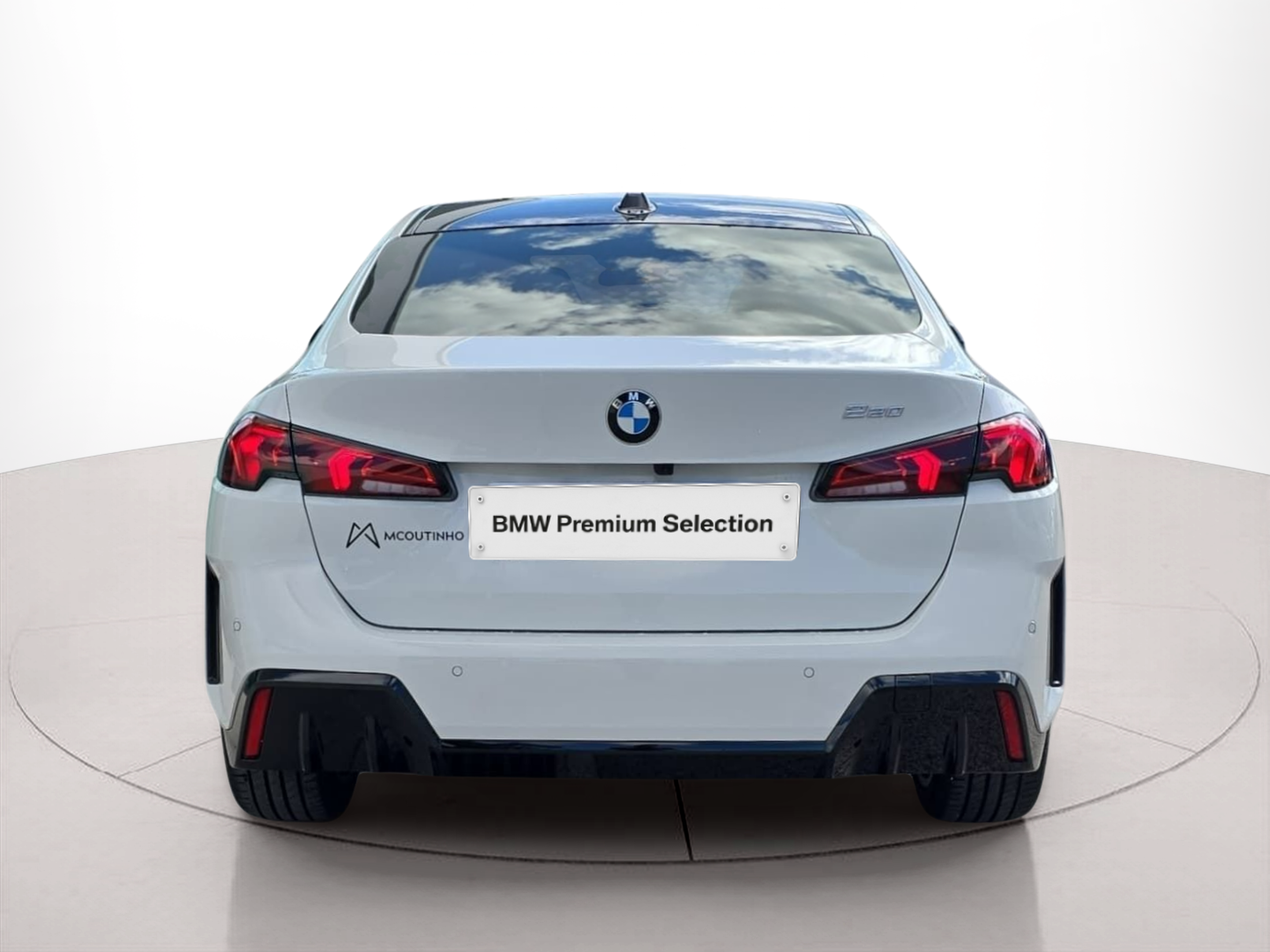 BMW Série 2 220d Gran Coupé color Blanco. Año 2025. 125KW(170CV). Gasolina. En concesionario MCoutinho Bomcar Leiria de Leiria