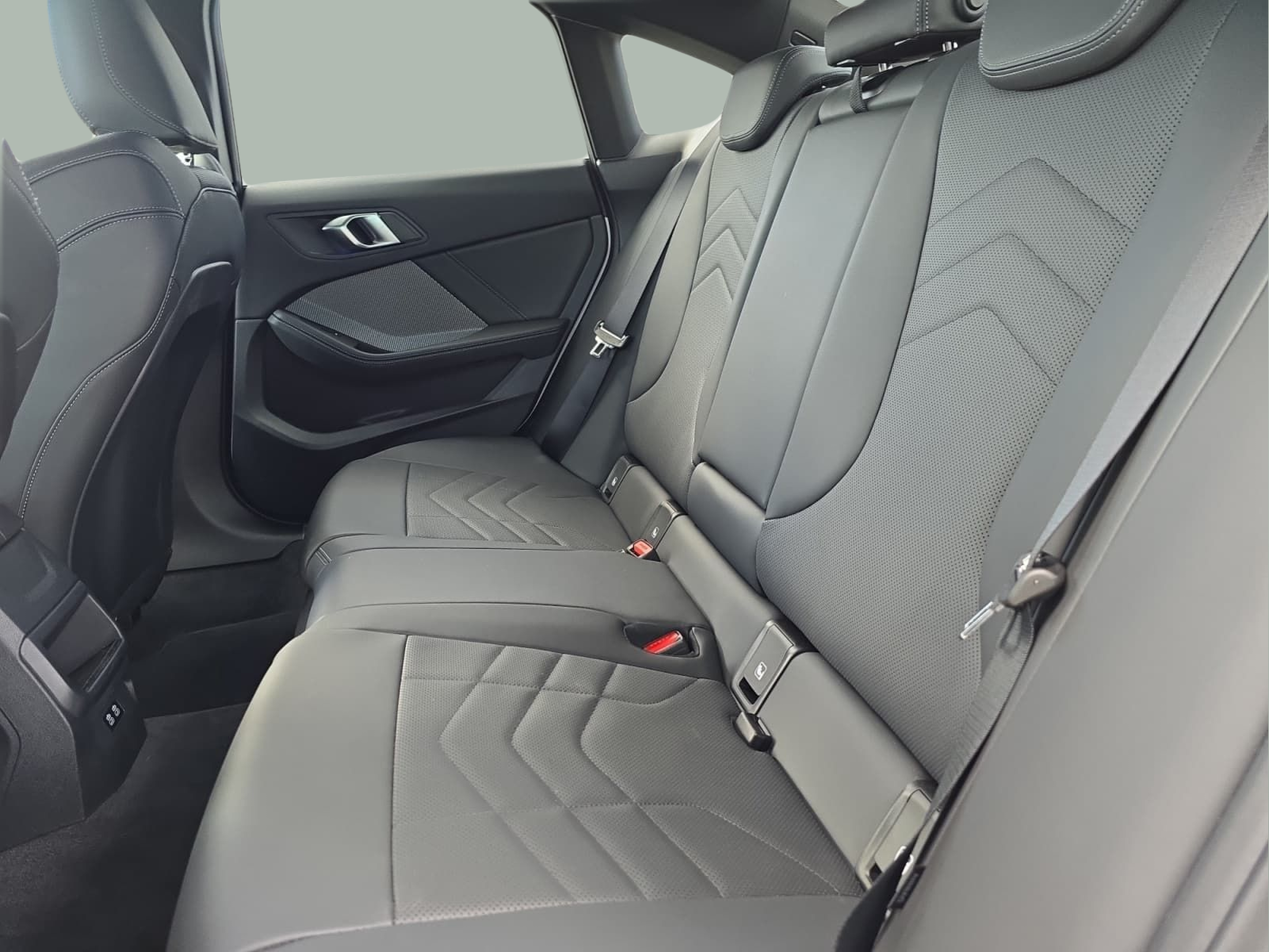 BMW Série 2 220d Gran Coupé color Blanco. Año 2025. 125KW(170CV). Gasolina. En concesionario MCoutinho Bomcar Leiria de Leiria