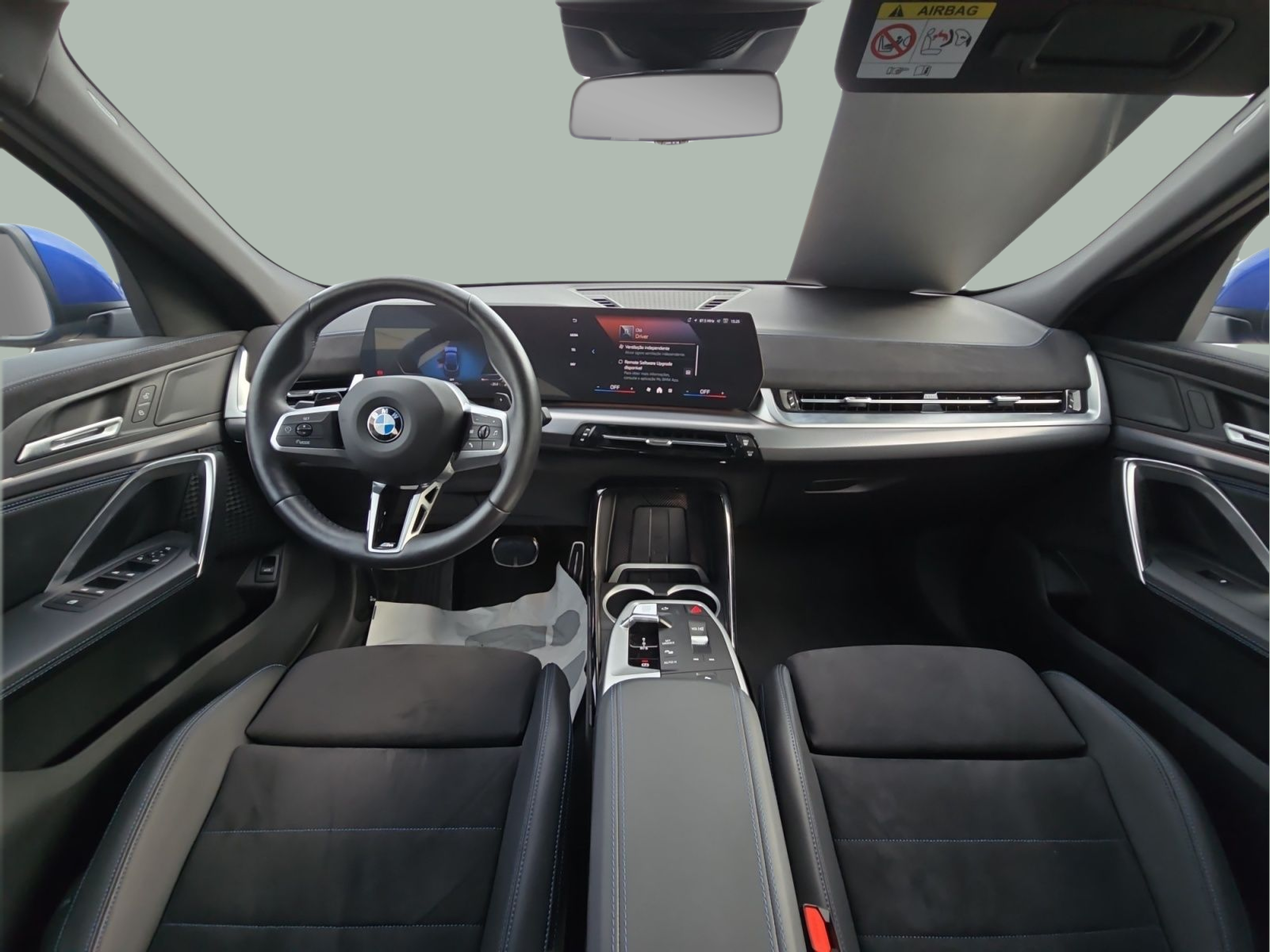 BMW X2 sDrive18d color Azul. Año 2025. 110KW(150CV). Diesel. En concesionario MCoutinho Bomcar Leiria de Leiria