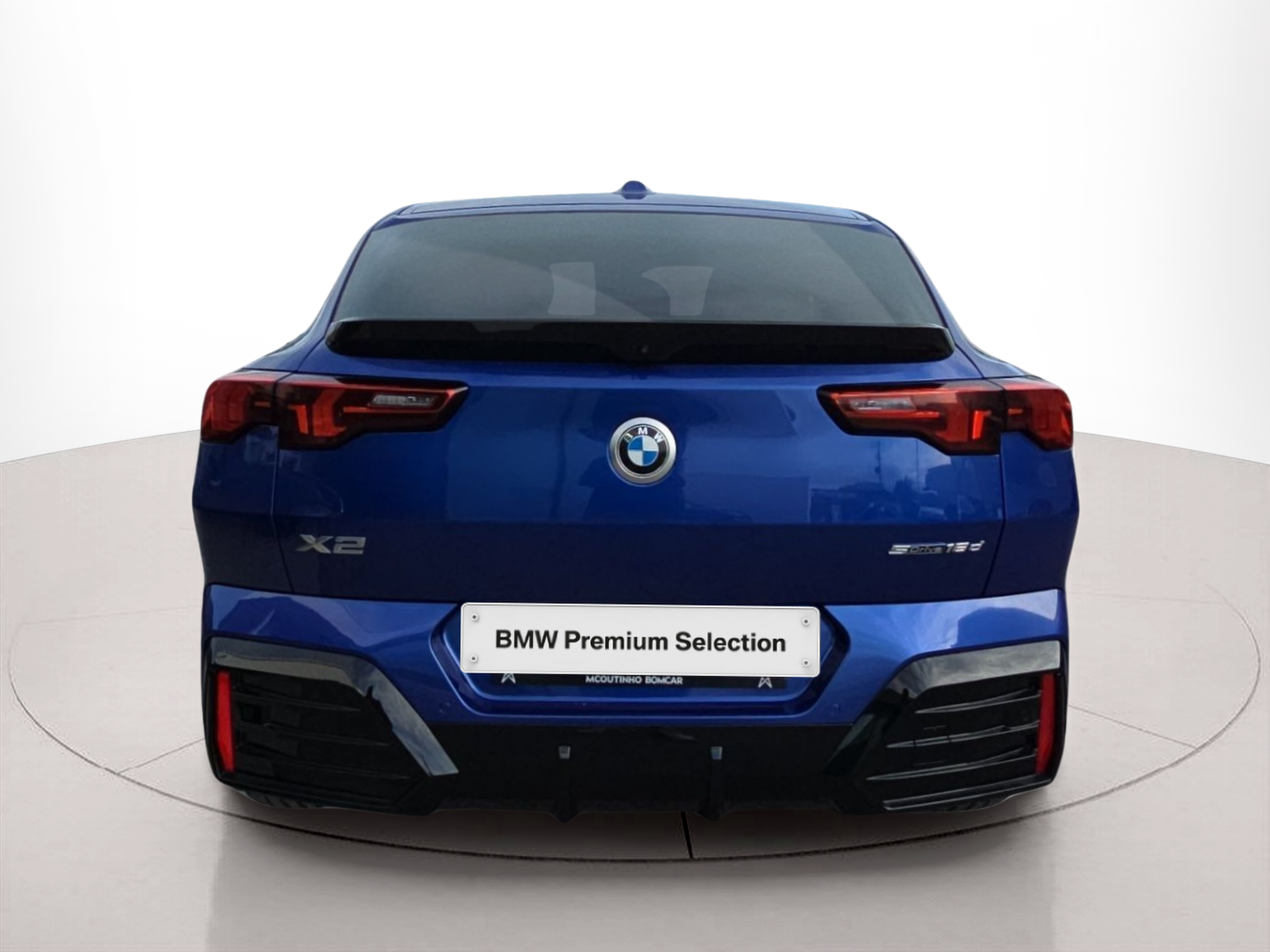BMW X2 sDrive18d color Azul. Año 2025. 110KW(150CV). Diesel. En concesionario MCoutinho Bomcar Leiria de Leiria