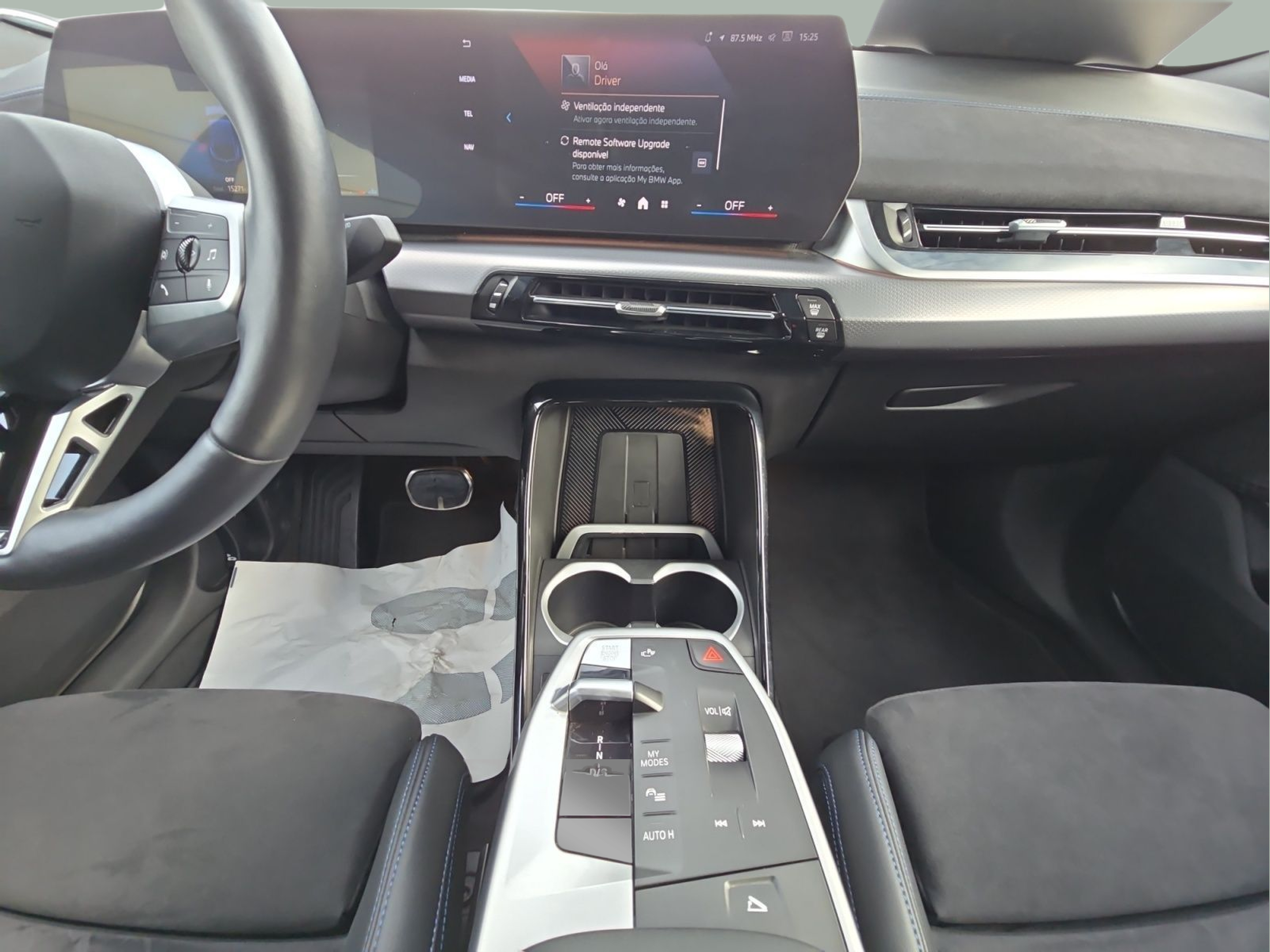 BMW X2 sDrive18d color Azul. Año 2025. 110KW(150CV). Diesel. En concesionario MCoutinho Bomcar Leiria de Leiria