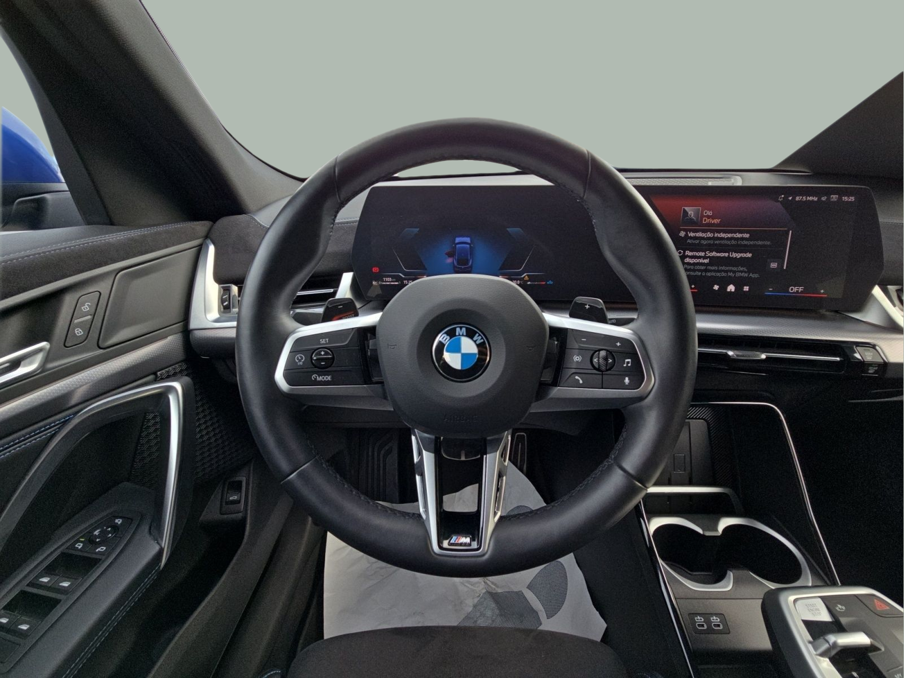 BMW X2 sDrive18d color Azul. Año 2025. 110KW(150CV). Diesel. En concesionario MCoutinho Bomcar Leiria de Leiria