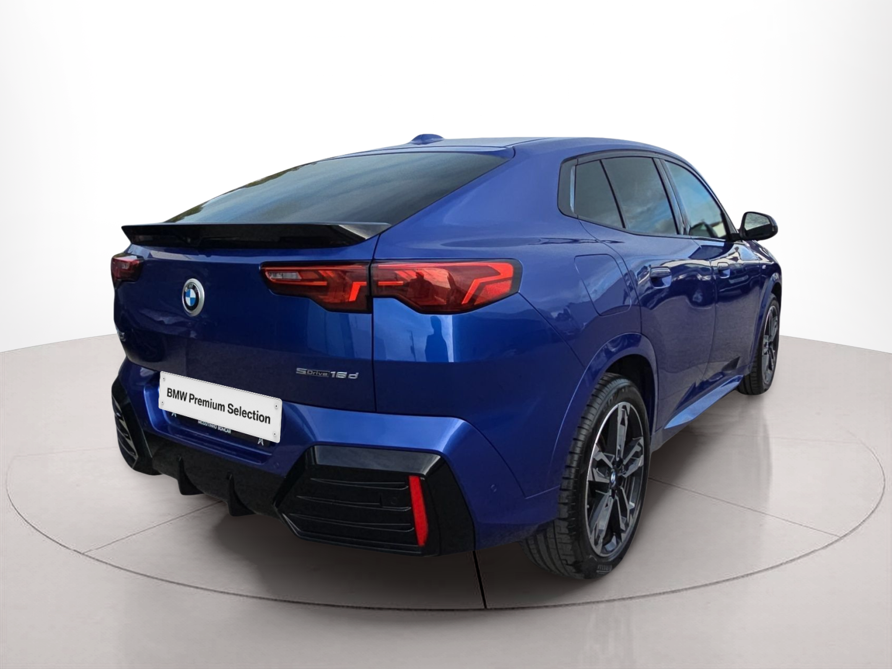 BMW X2 sDrive18d color Azul. Año 2025. 110KW(150CV). Diesel. En concesionario MCoutinho Bomcar Leiria de Leiria