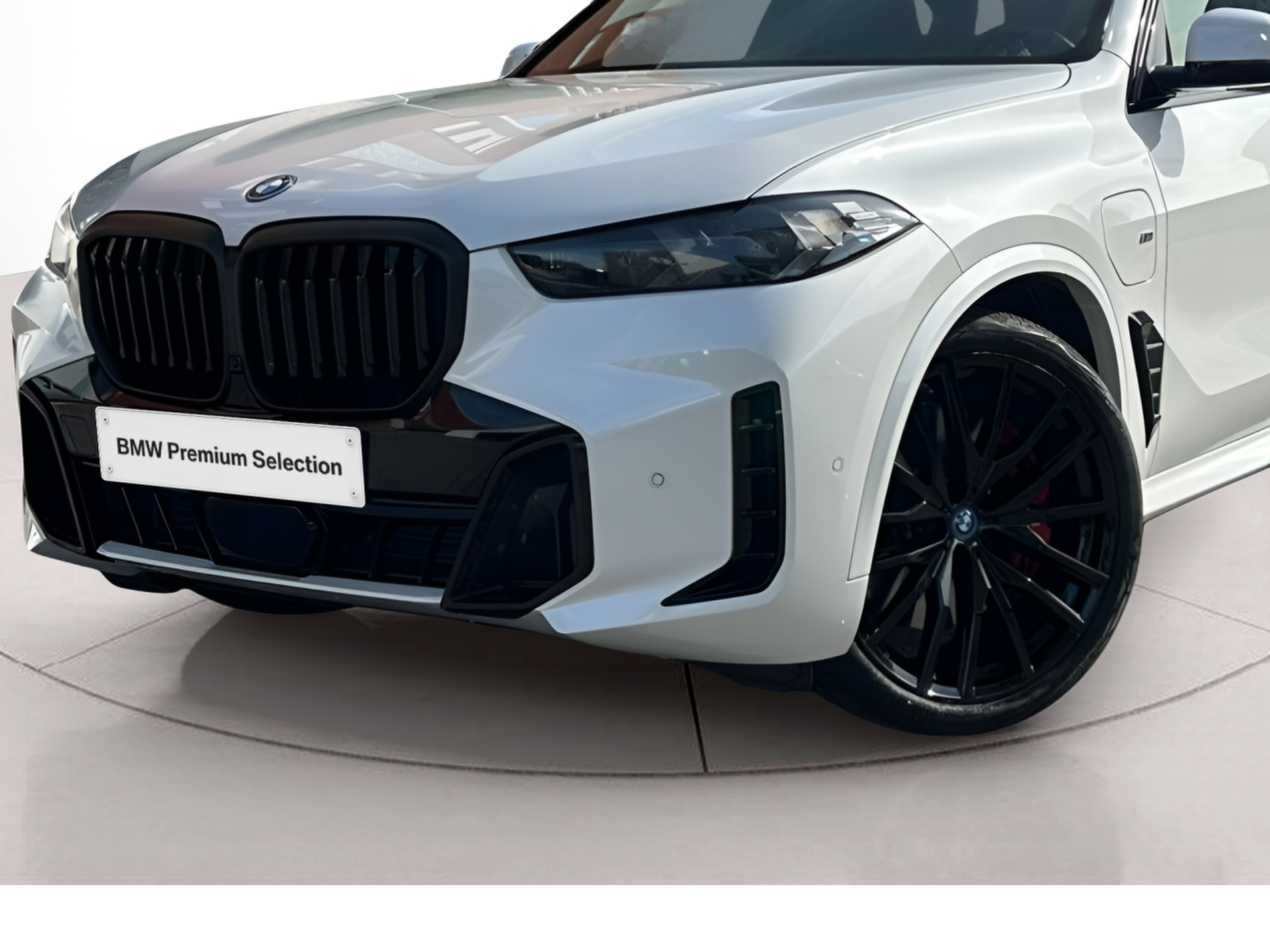 BMW X5 xDrive50e color Blanco. Año 2024. 360KW(489CV). Elétrico / Gasolina Híbrido. En concesionario MCoutinho - Vila Real de Vila Real