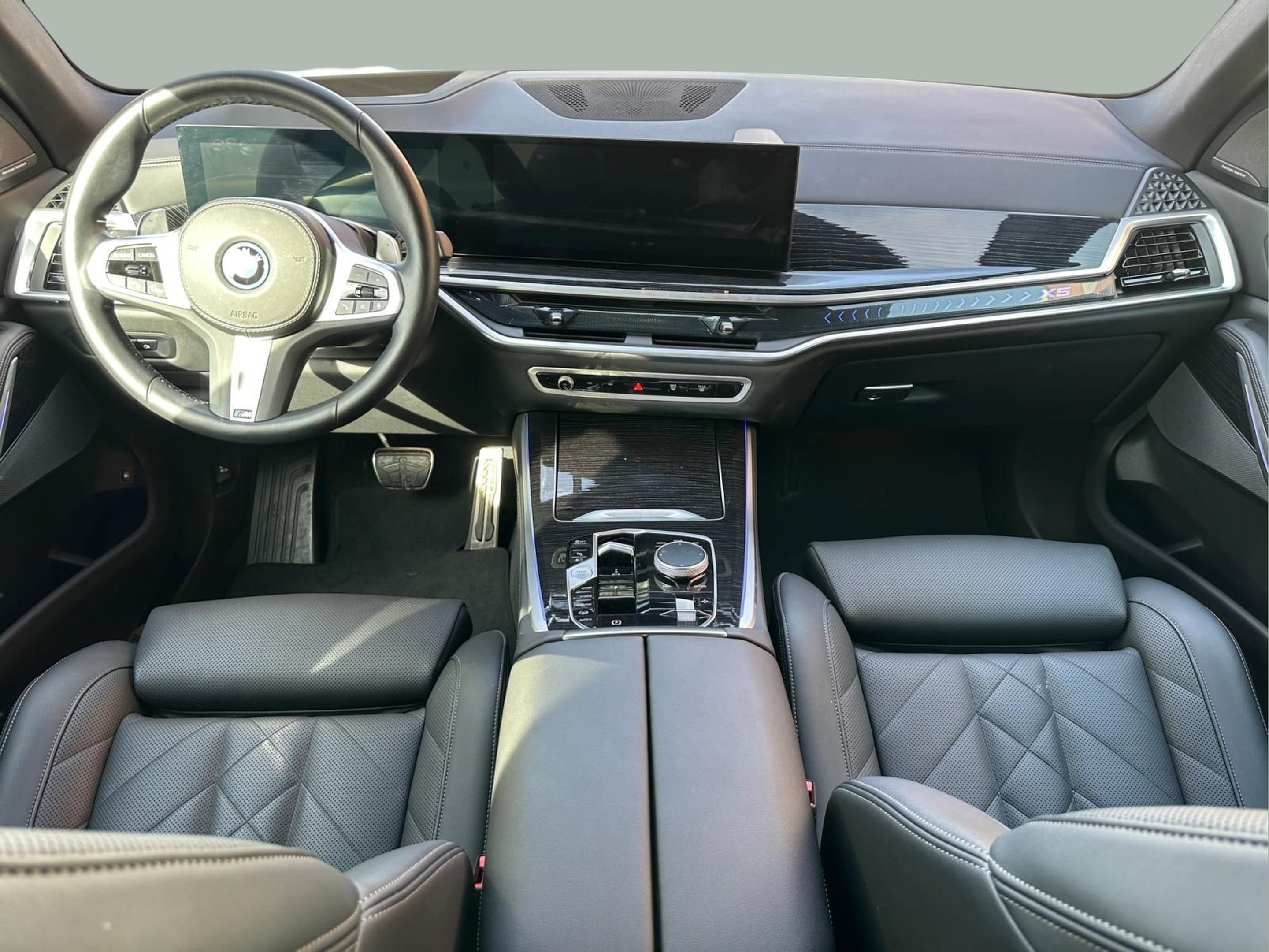 BMW X5 xDrive50e color Blanco. Año 2024. 360KW(489CV). Elétrico / Gasolina Híbrido. En concesionario MCoutinho - Vila Real de Vila Real