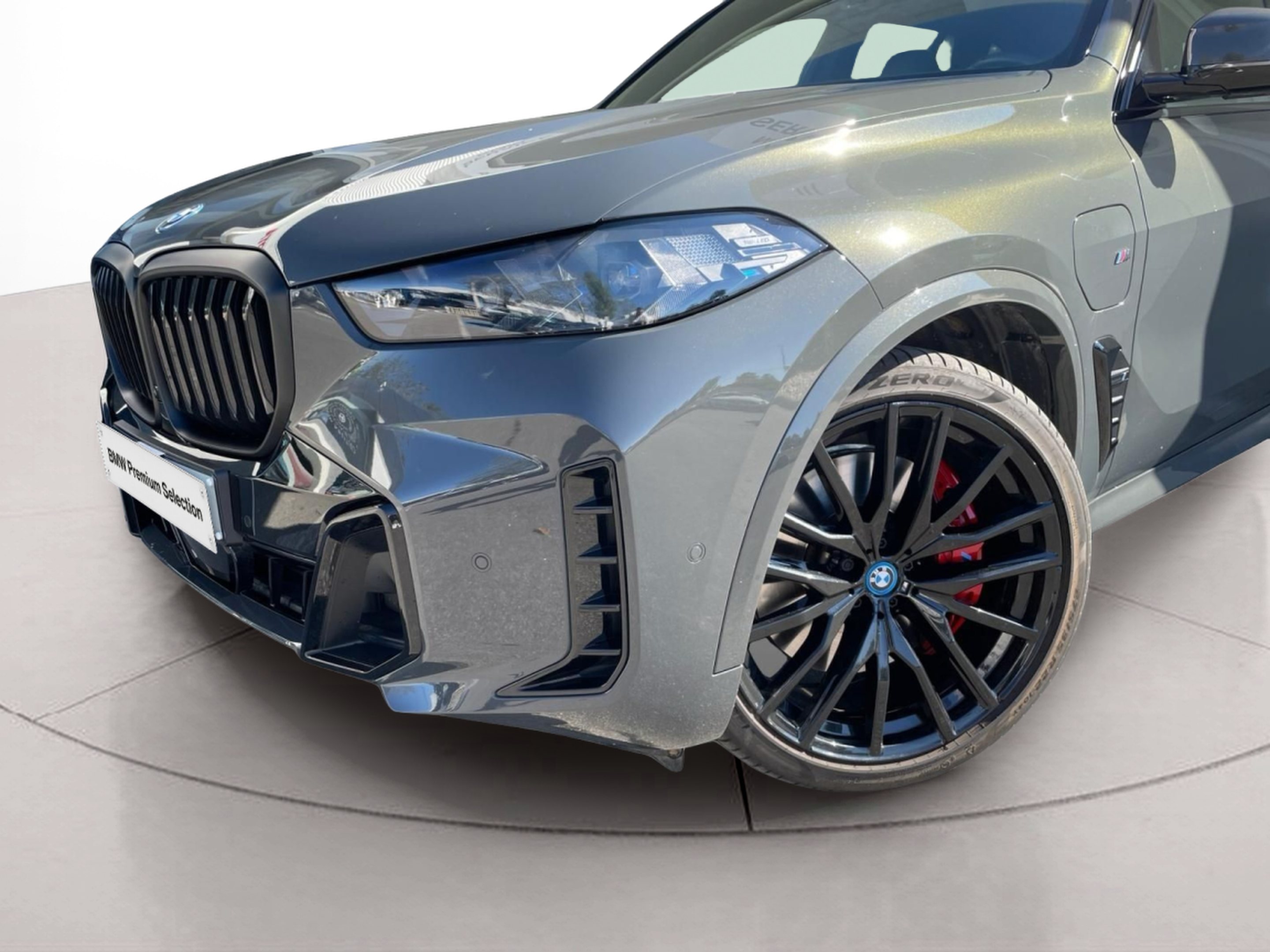 BMW X5 xDrive50e color Gris. Año 2024. 360KW(489CV). Elétrico / Gasolina Híbrido. En concesionario MCoutinho Bomcar Leiria de Leiria