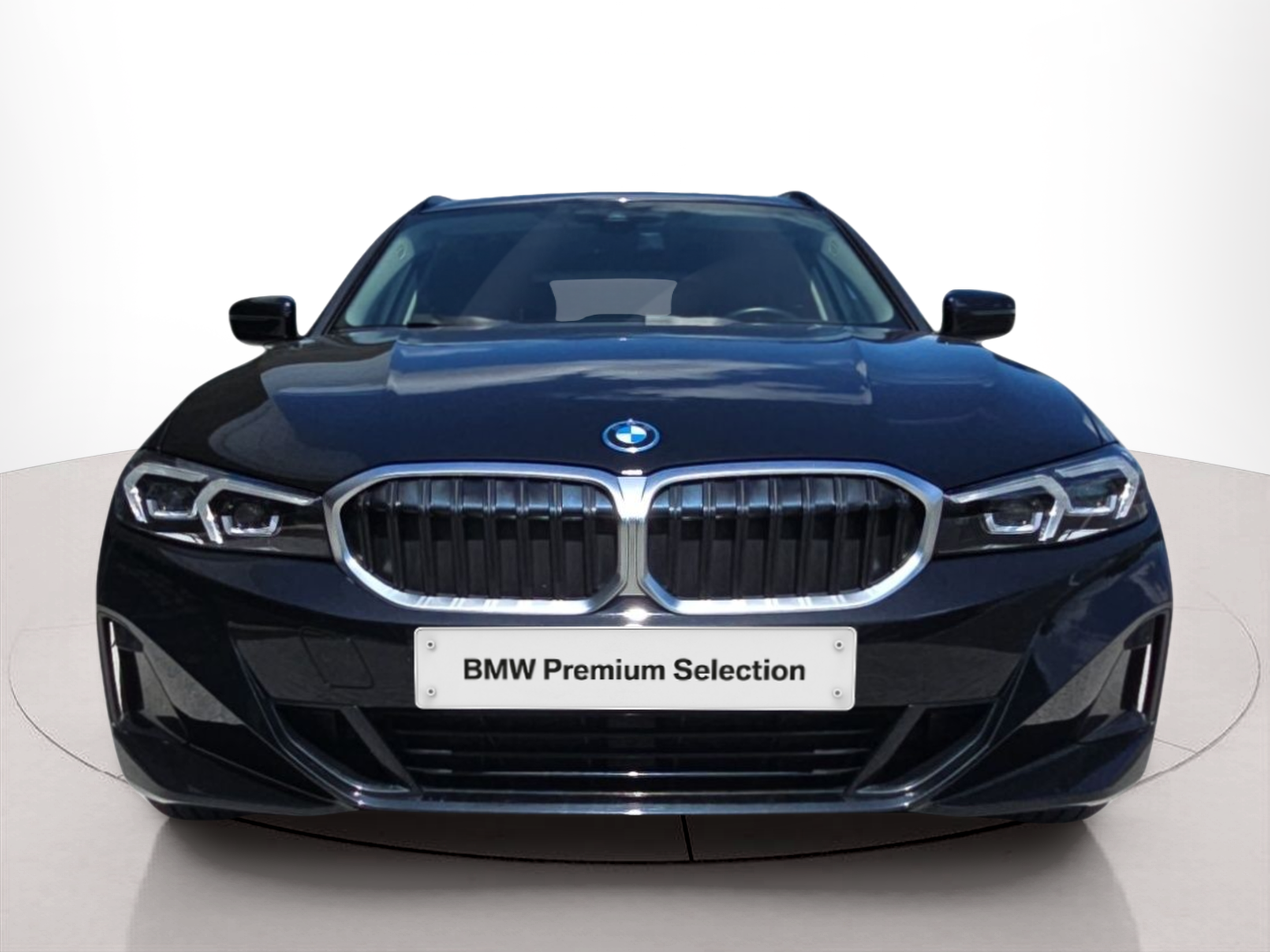 Fotos de BMW Série 3 320e Touring color Negro. Año 2023. 150KW(204CV). Elétrico / Gasolina Híbrido. En concesionario MCoutinho Bomcar Leiria de Leiria