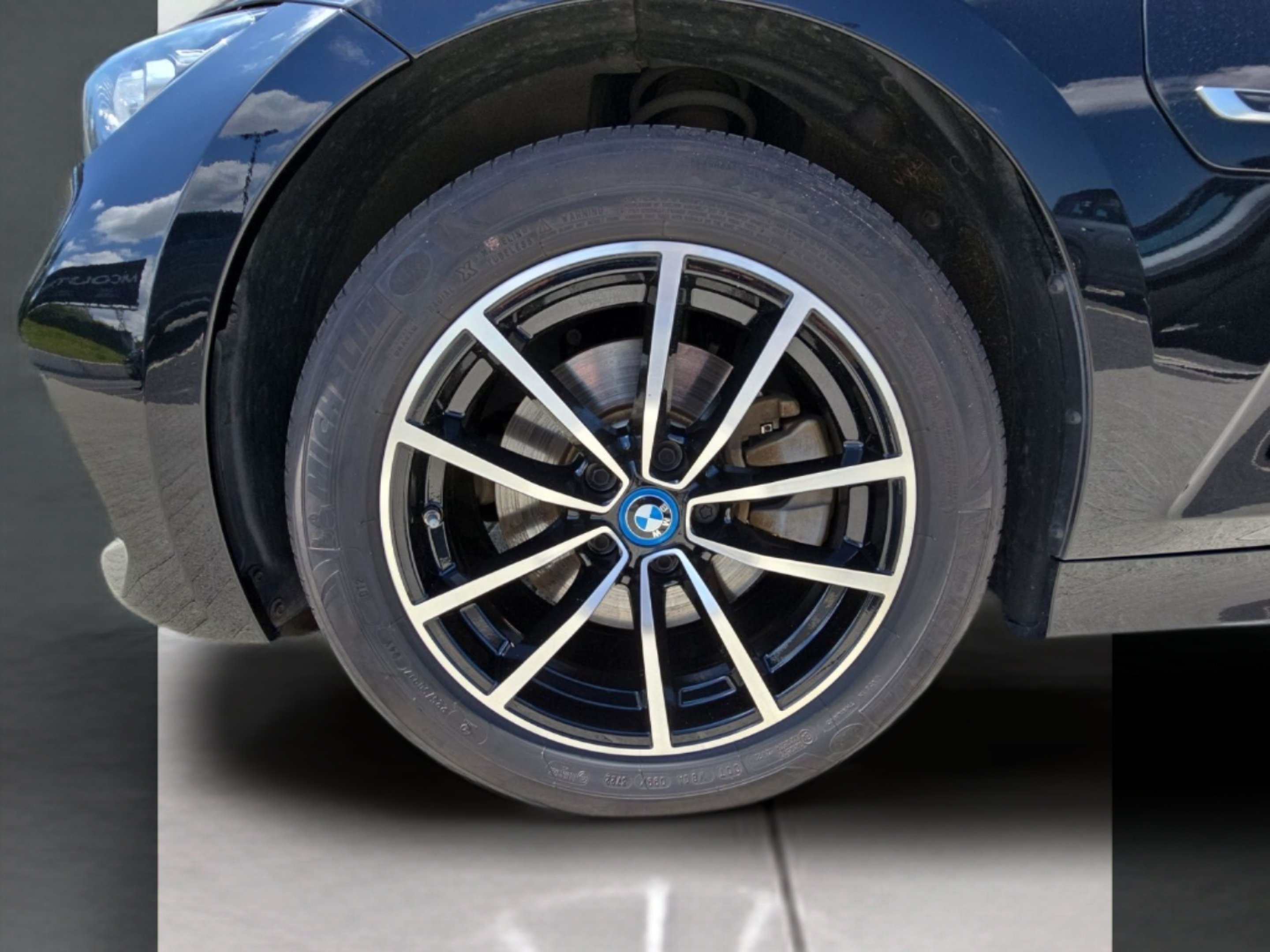 BMW Série 3 320e Touring color Negro. Año 2023. 150KW(204CV). Elétrico / Gasolina Híbrido. En concesionario MCoutinho Bomcar Leiria de Leiria