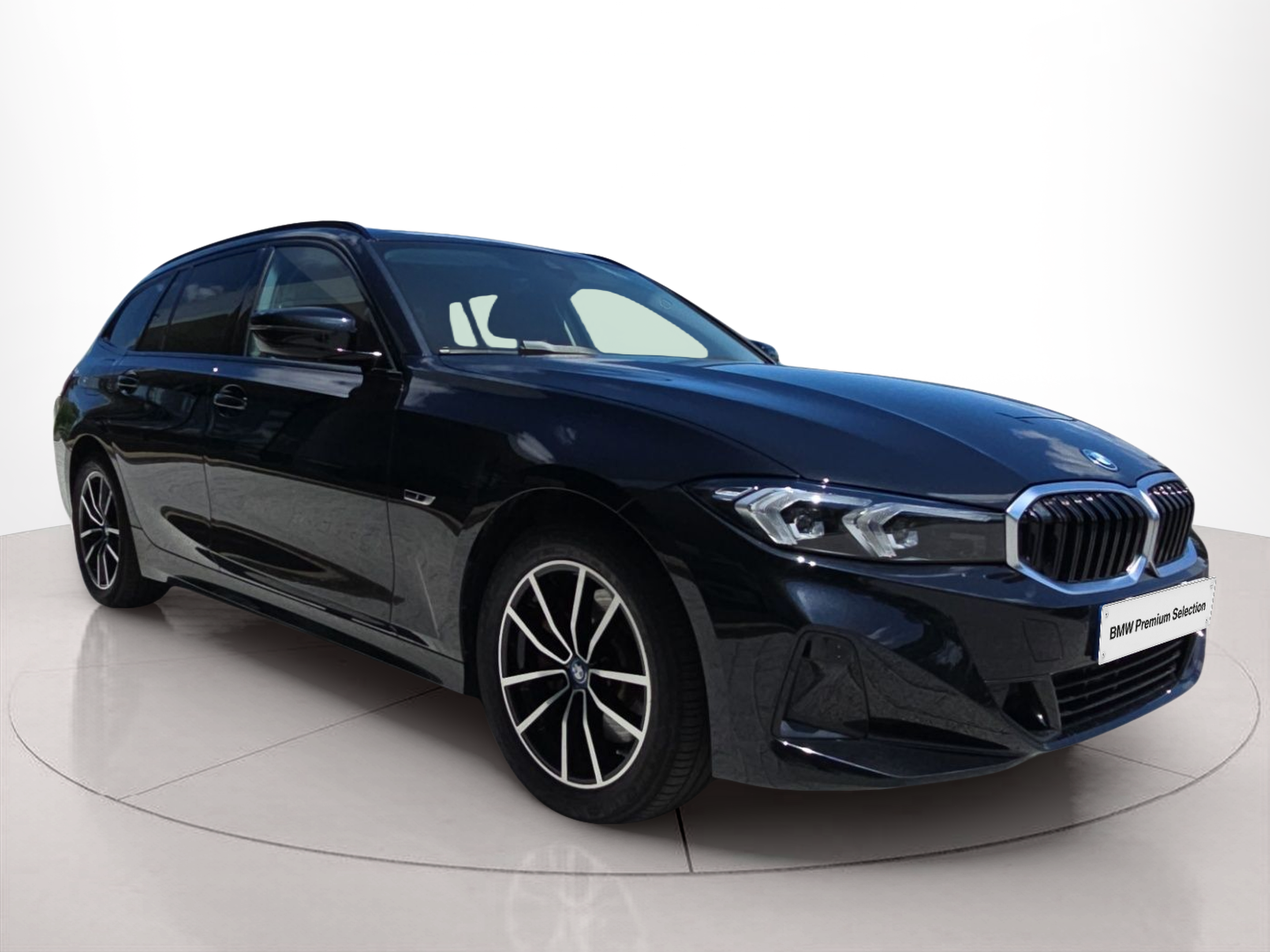 BMW Série 3 320e Touring color Negro. Año 2023. 150KW(204CV). Elétrico / Gasolina Híbrido. En concesionario MCoutinho Bomcar Leiria de Leiria