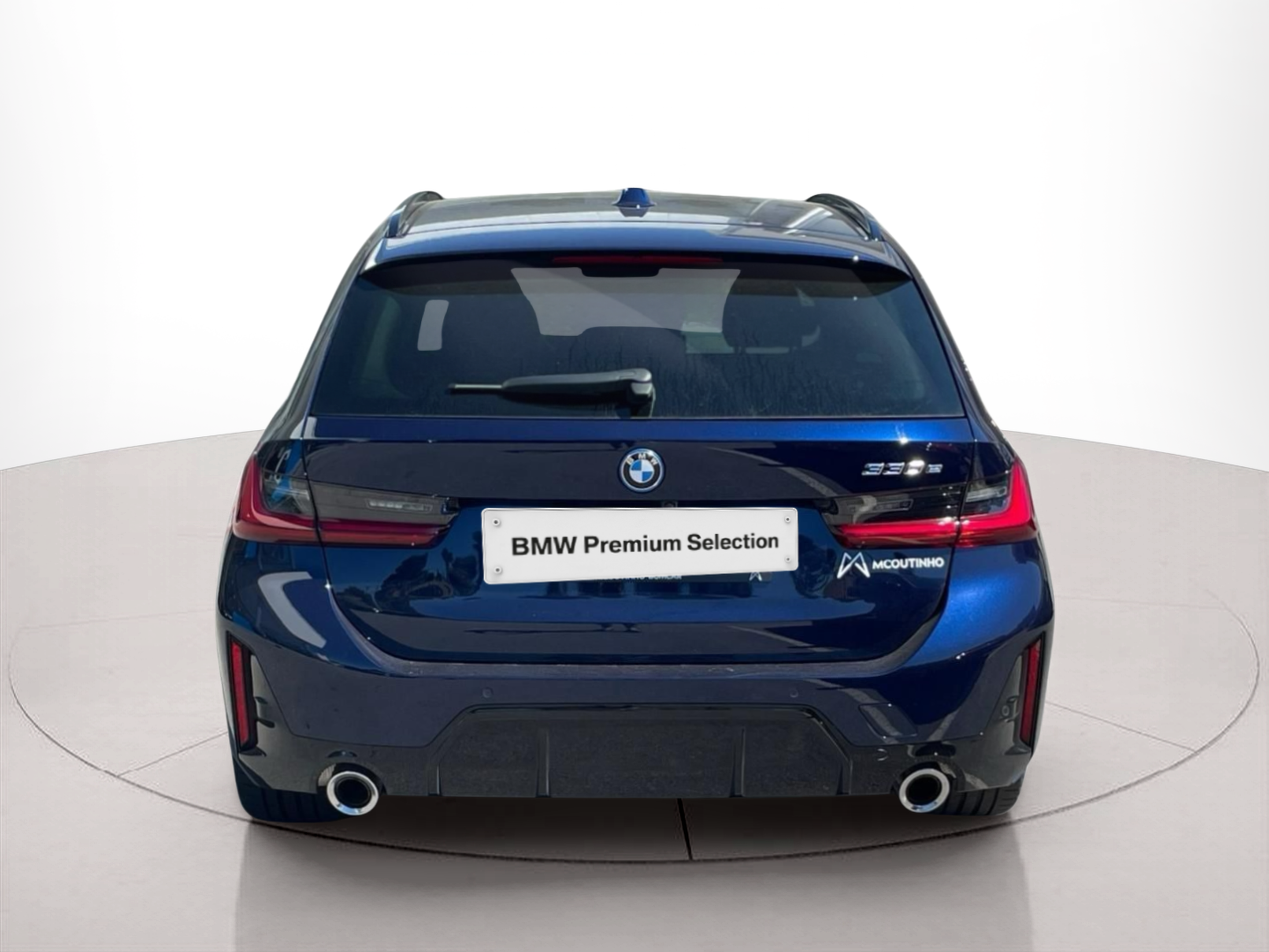 BMW Série 3 330e Touring color Azul. Año 2025. 215KW(292CV). Elétrico / Gasolina Híbrido. En concesionario MCoutinho - Viseu de Viseu