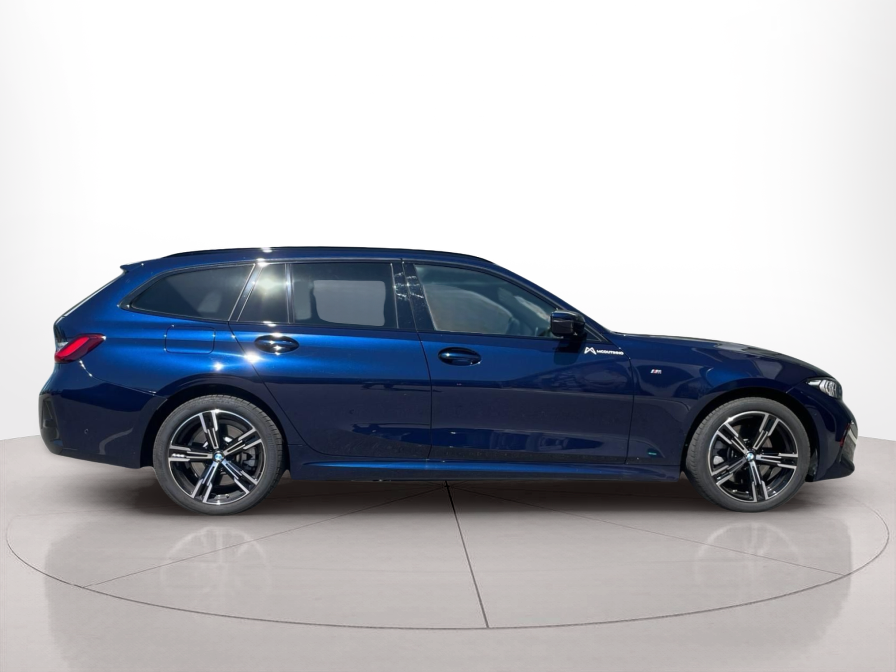 Fotos de BMW Série 3 330e Touring color Azul. Año 2025. 215KW(292CV). Elétrico / Gasolina Híbrido. En concesionario MCoutinho - Viseu de Viseu