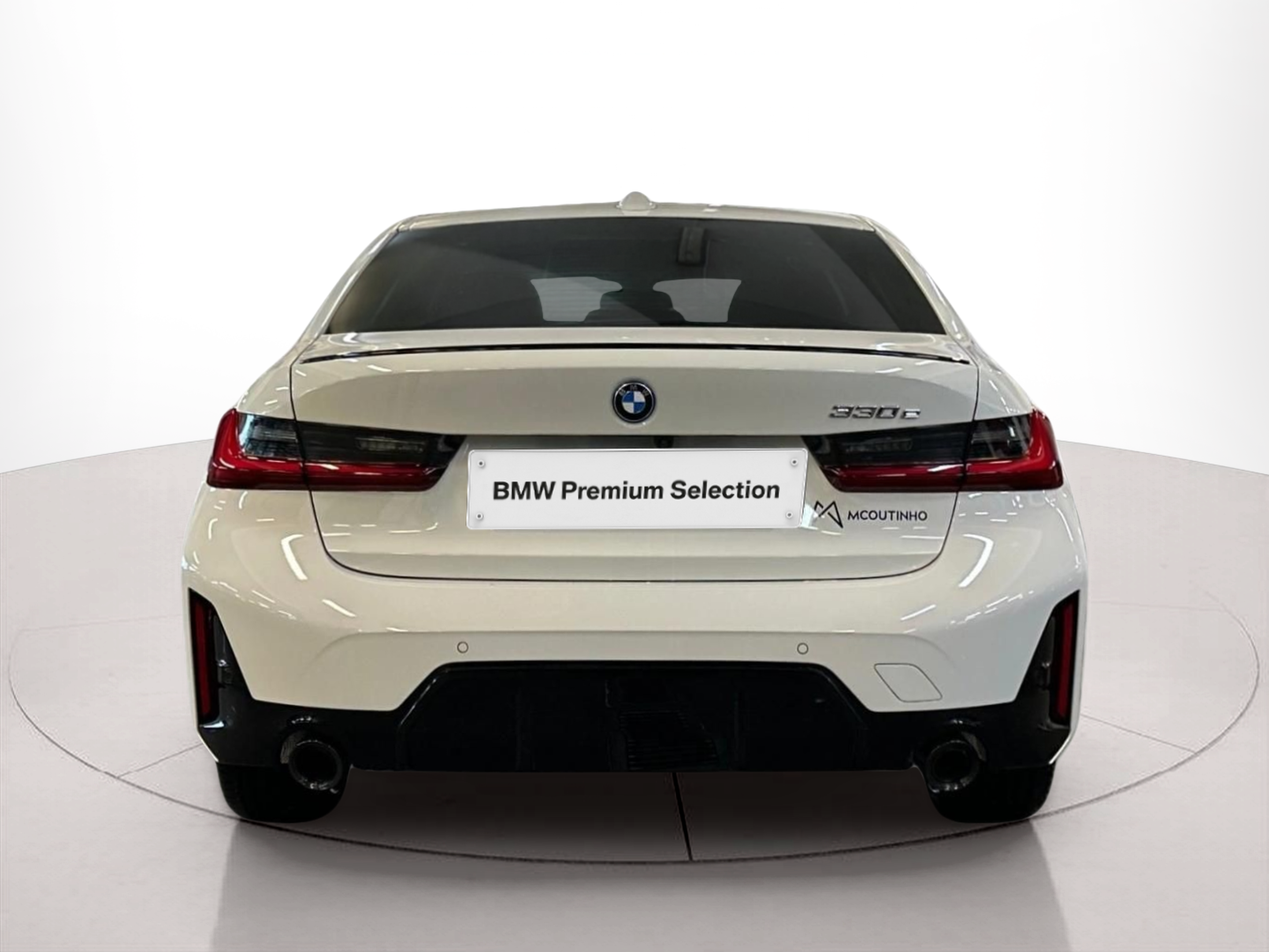 BMW Série 3 330e Berlina color Blanco. Año 2026. 215KW(292CV). Elétrico / Gasolina Híbrido. En concesionario MCoutinho - Vila Real de Vila Real