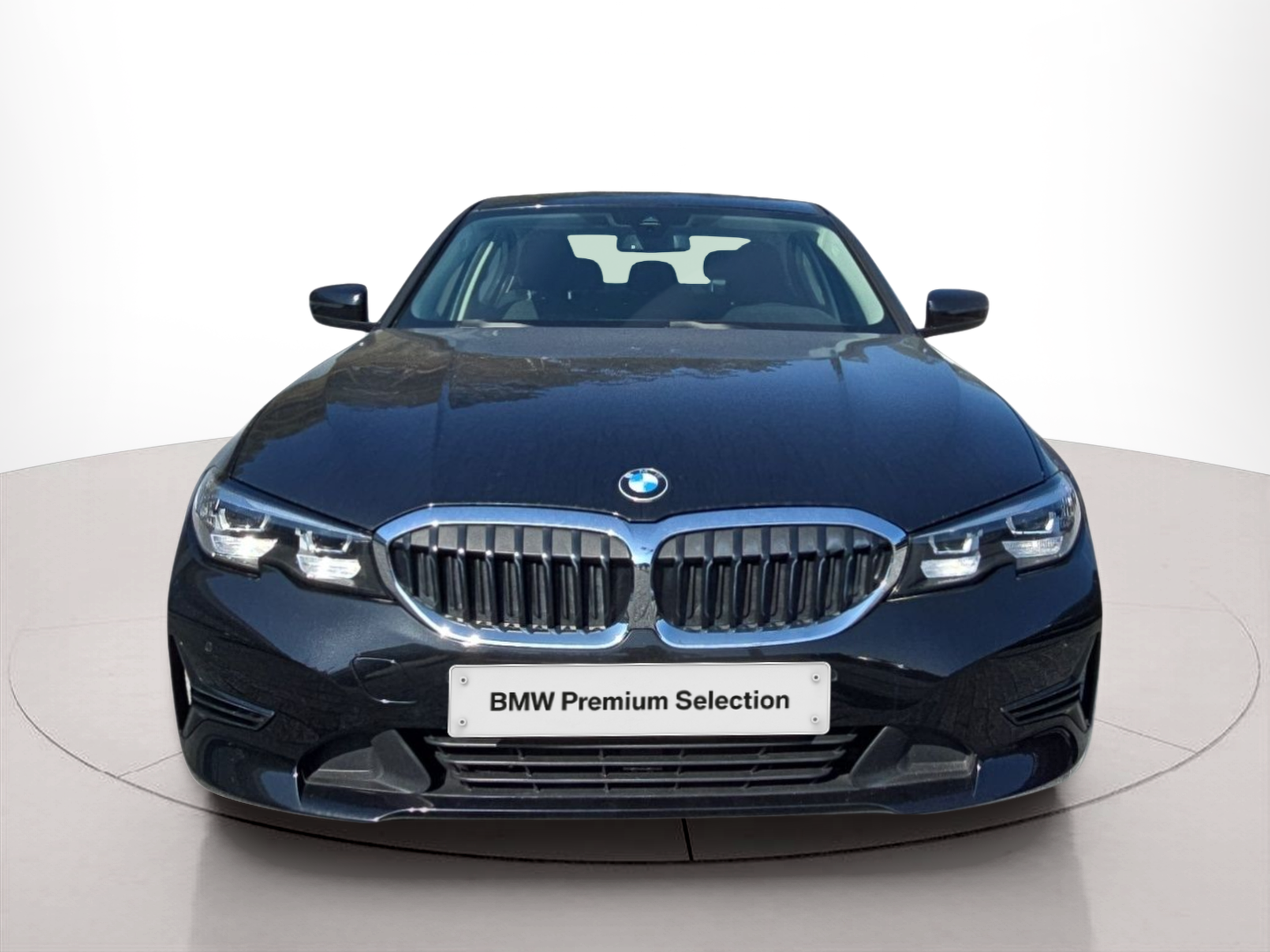 Fotos de BMW Série 3 330e Berlina color Negro. Año 2021. 215KW(292CV). Elétrico / Gasolina Híbrido. En concesionario MCoutinho Bomcar Coimbra de Coimbra