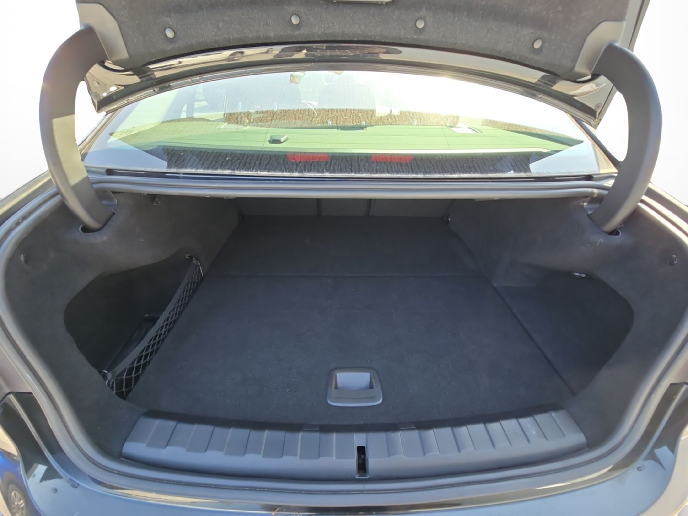 BMW Série 3 330e Berlina color Negro. Año 2021. 215KW(292CV). Elétrico / Gasolina Híbrido. En concesionario MCoutinho Bomcar Coimbra de Coimbra