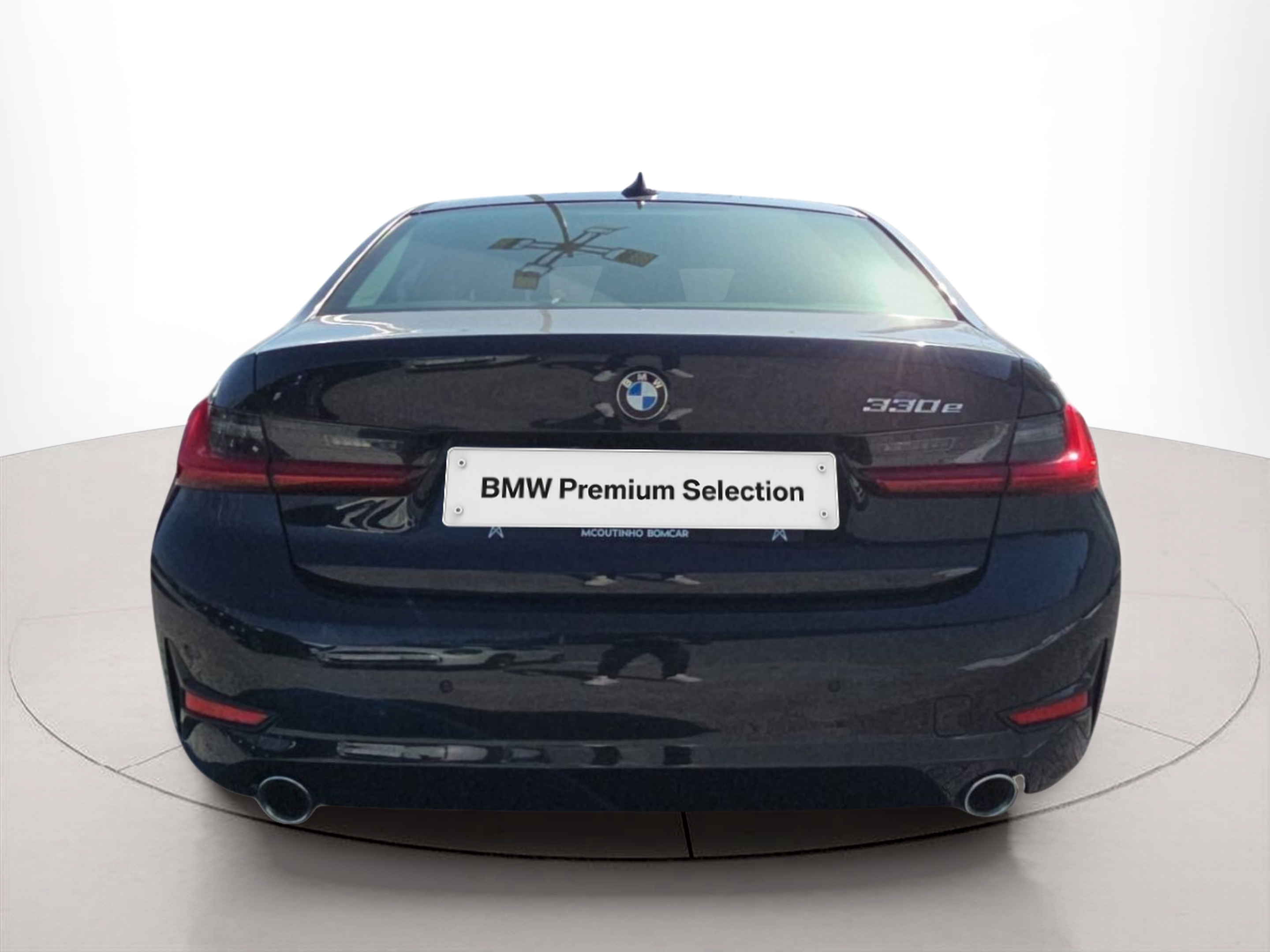 BMW Série 3 330e Berlina color Negro. Año 2021. 215KW(292CV). Elétrico / Gasolina Híbrido. En concesionario MCoutinho Bomcar Coimbra de Coimbra